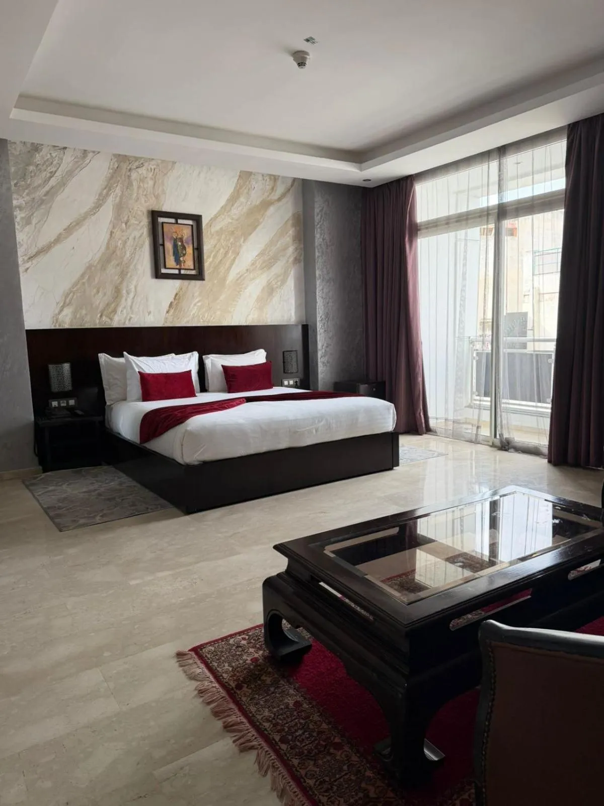 Bed in Hotel La Capitale