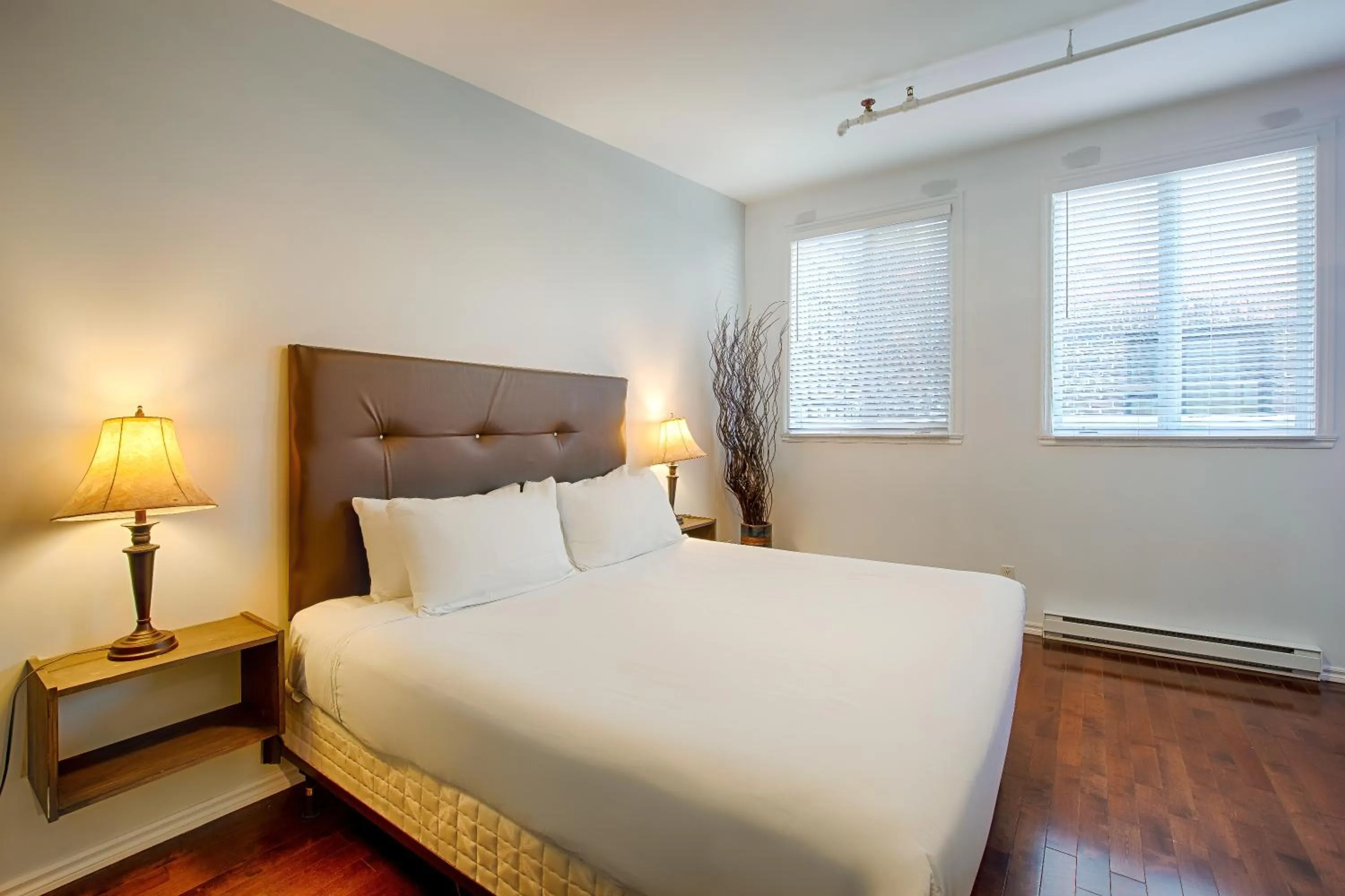 Bed in Les Lofts St-Jo - Par Les Lofts Vieux-Québec