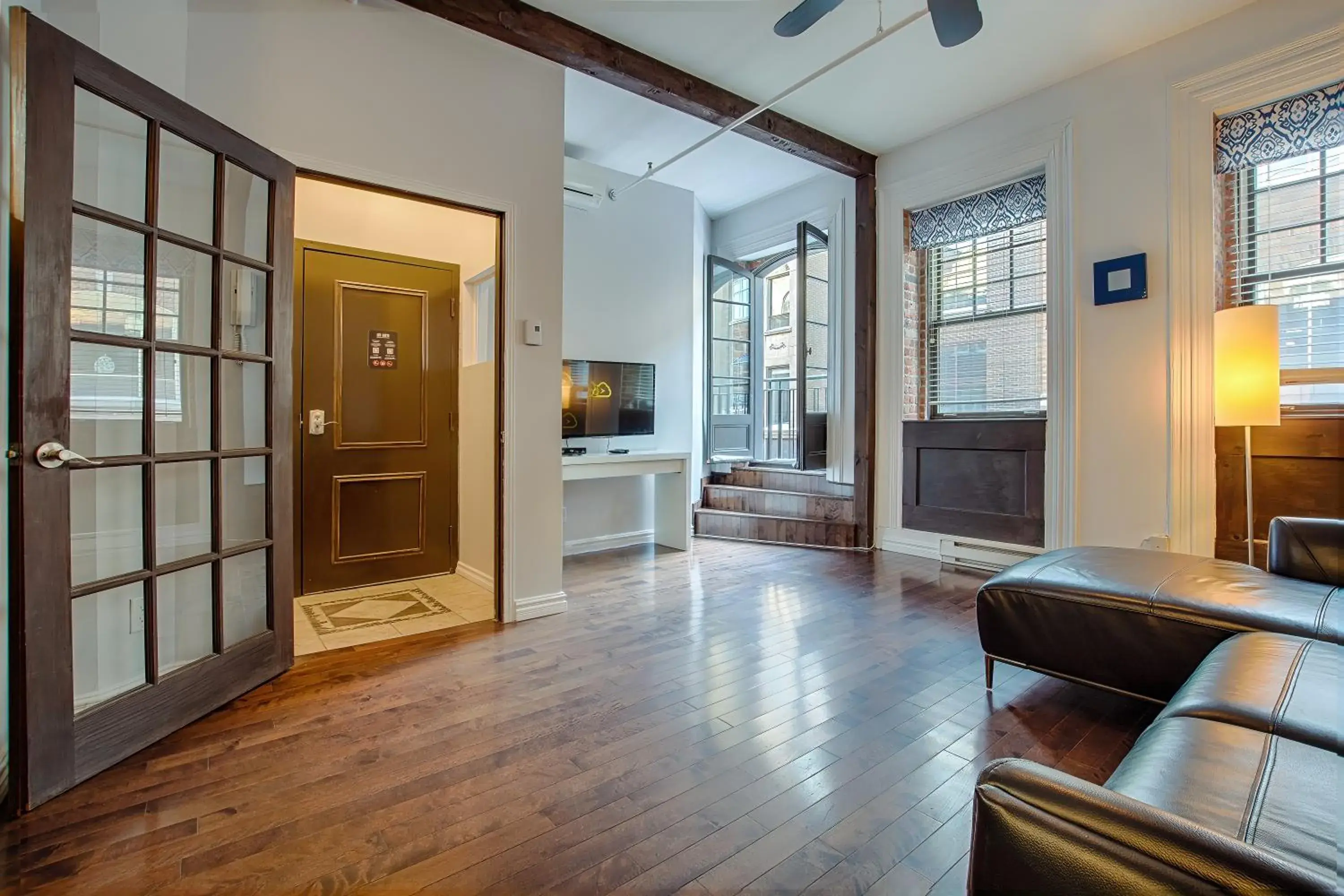 Two-Bedroom Apartement – SJ101 in Les Lofts St-Jo - Par Les Lofts Vieux-Québec Two-Bedroom Apartement – SJ101 in Les Lofts St-Jo - Par Les Lofts Vieux-Québec