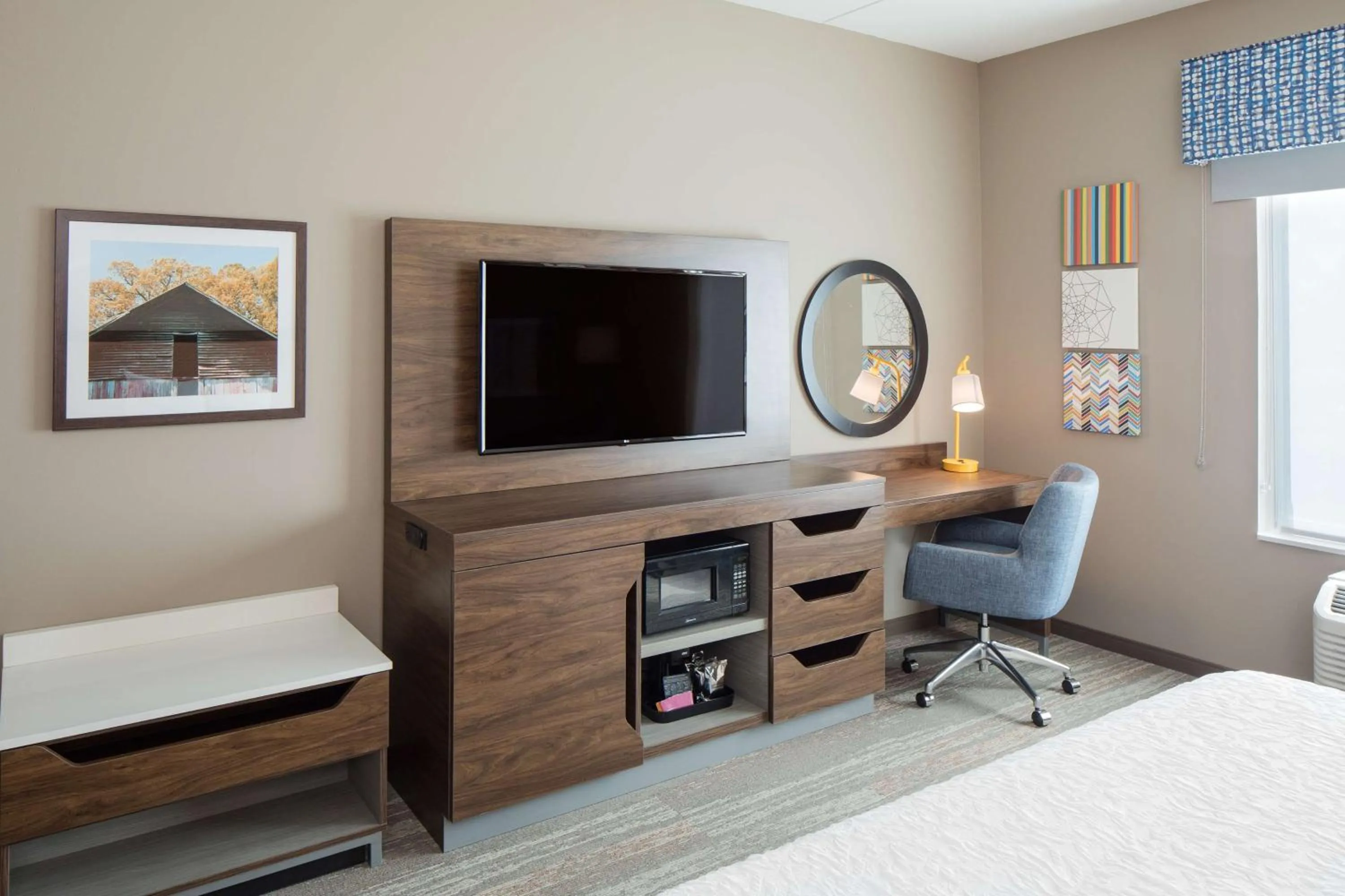 Bedroom, Bed in Hampton Inn Smithfield Selma, NC