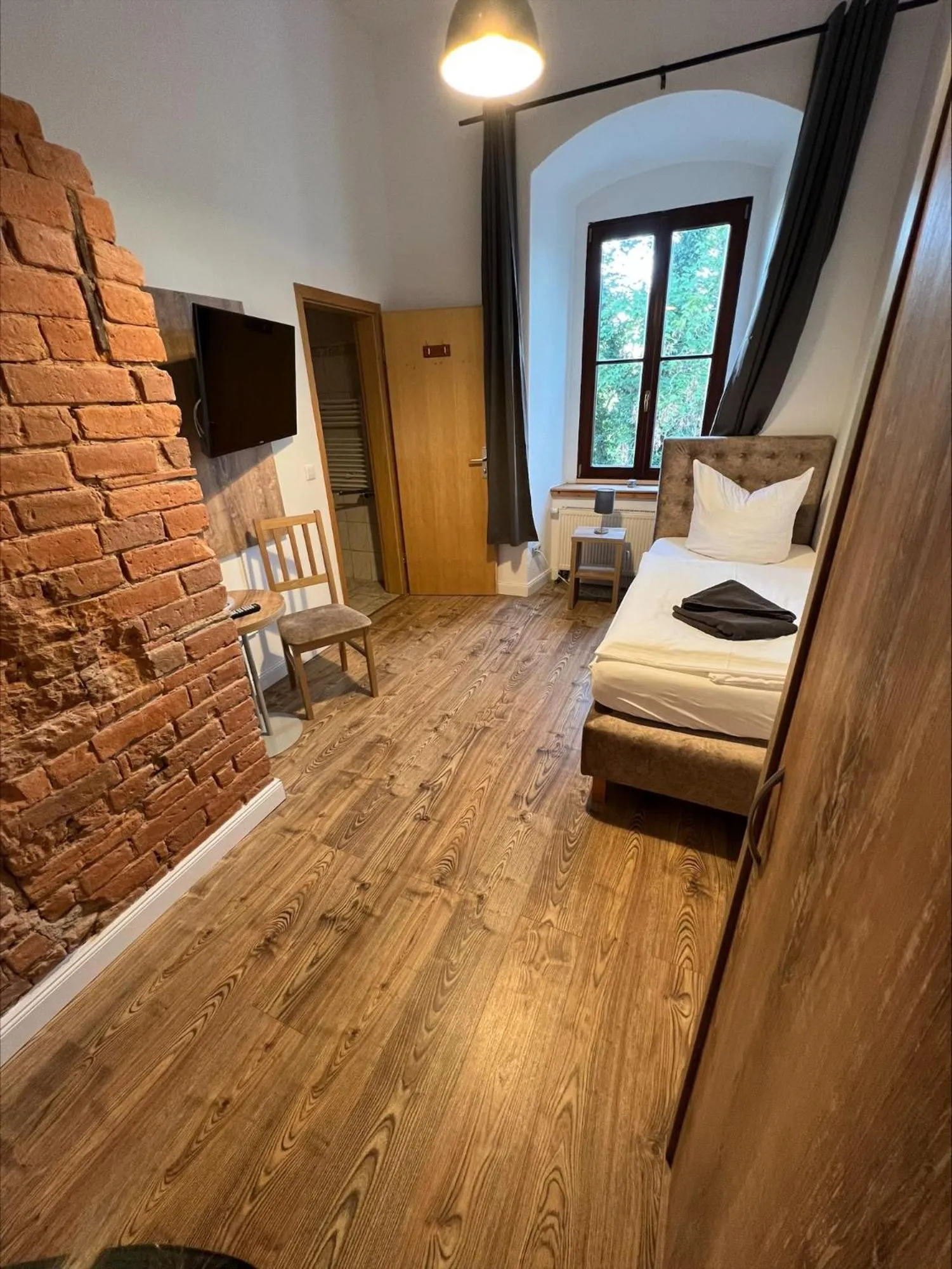 Photo of the whole room, Bed in Schloss Hotel Wurzen