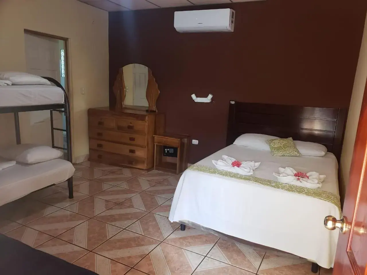 Triple Room with Bathroom - single occupancy in Hotel Miraflores Triple Room with Bathroom - single occupancy in Hotel Miraflores