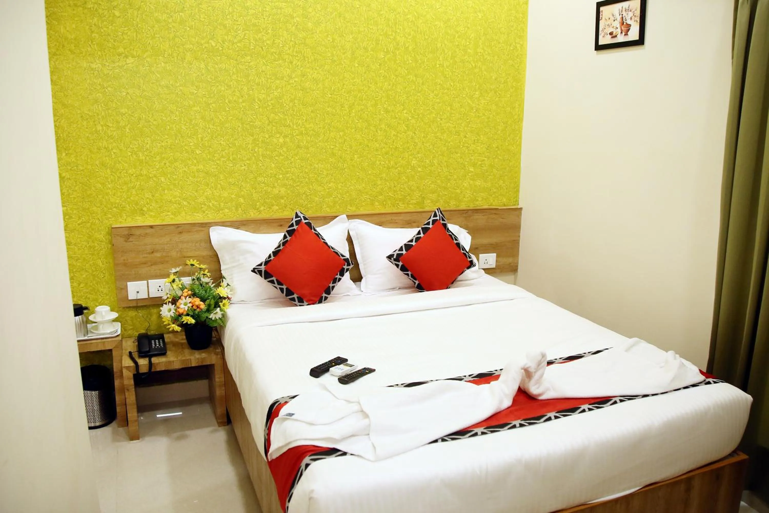 Bed in Apollo Court (Apollo hospital,Sankara natralya, US consulate