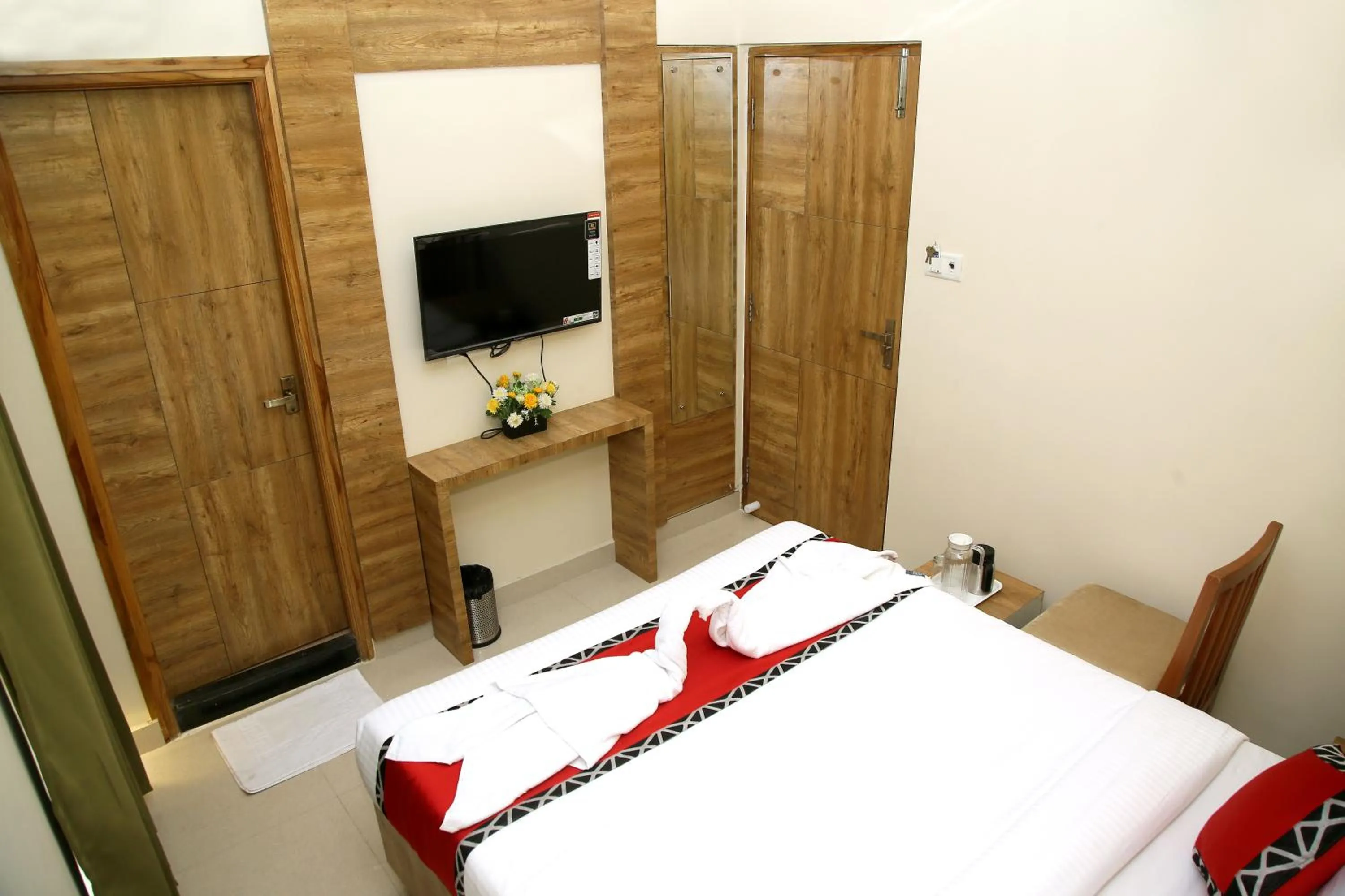 Bed in Apollo Court (Apollo hospital,Sankara natralya, US consulate