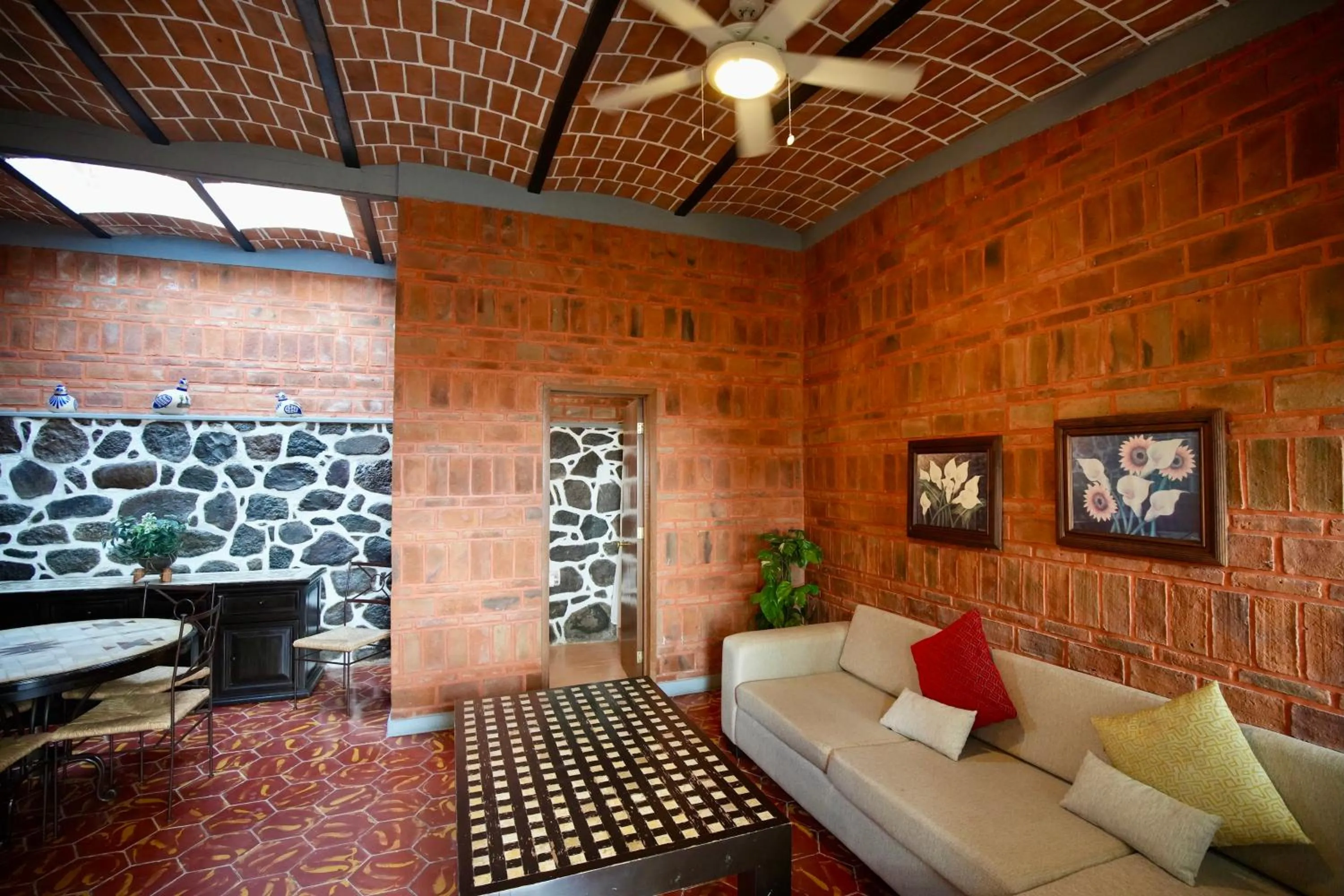 Seating area in Mama Chuy Hotel & Villas Ajijic