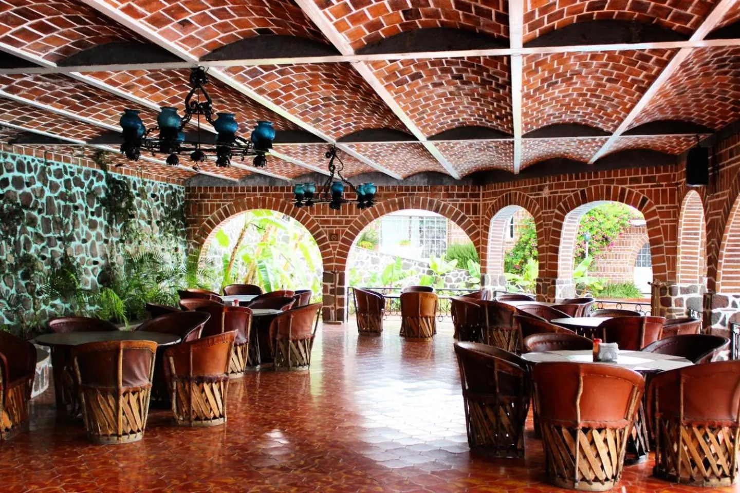 Restaurant/places to eat in Mama Chuy Hotel & Villas Ajijic