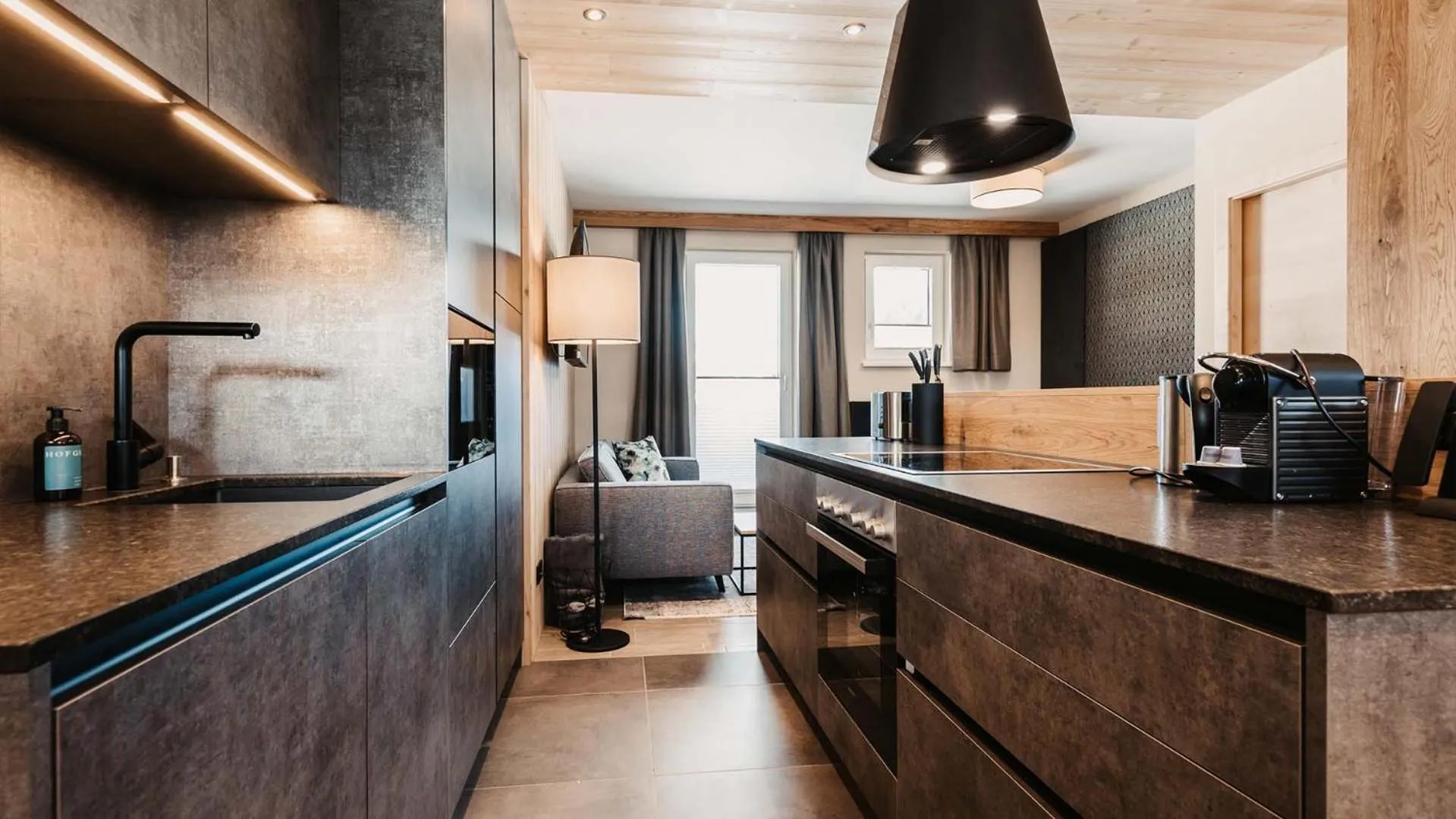 Kitchen or kitchenette in Hofgut Apartment & Lifestyle Resort Wagrain