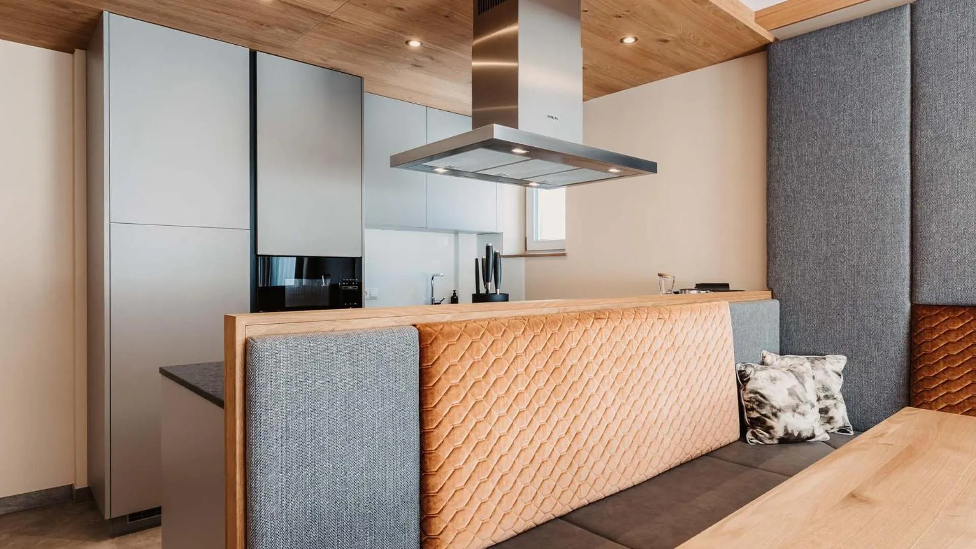 Kitchen or kitchenette in Hofgut Apartment & Lifestyle Resort Wagrain