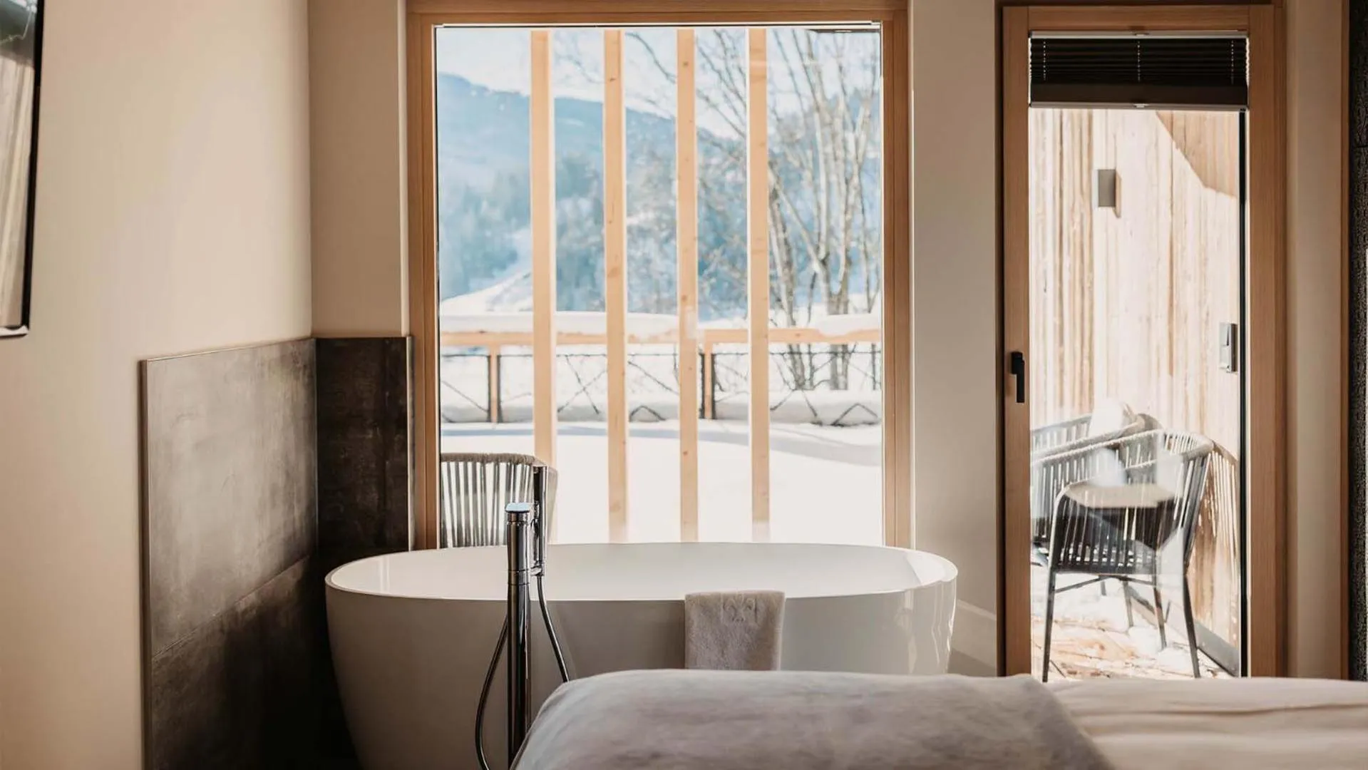 Bath, Bed in Hofgut Apartment & Lifestyle Resort Wagrain