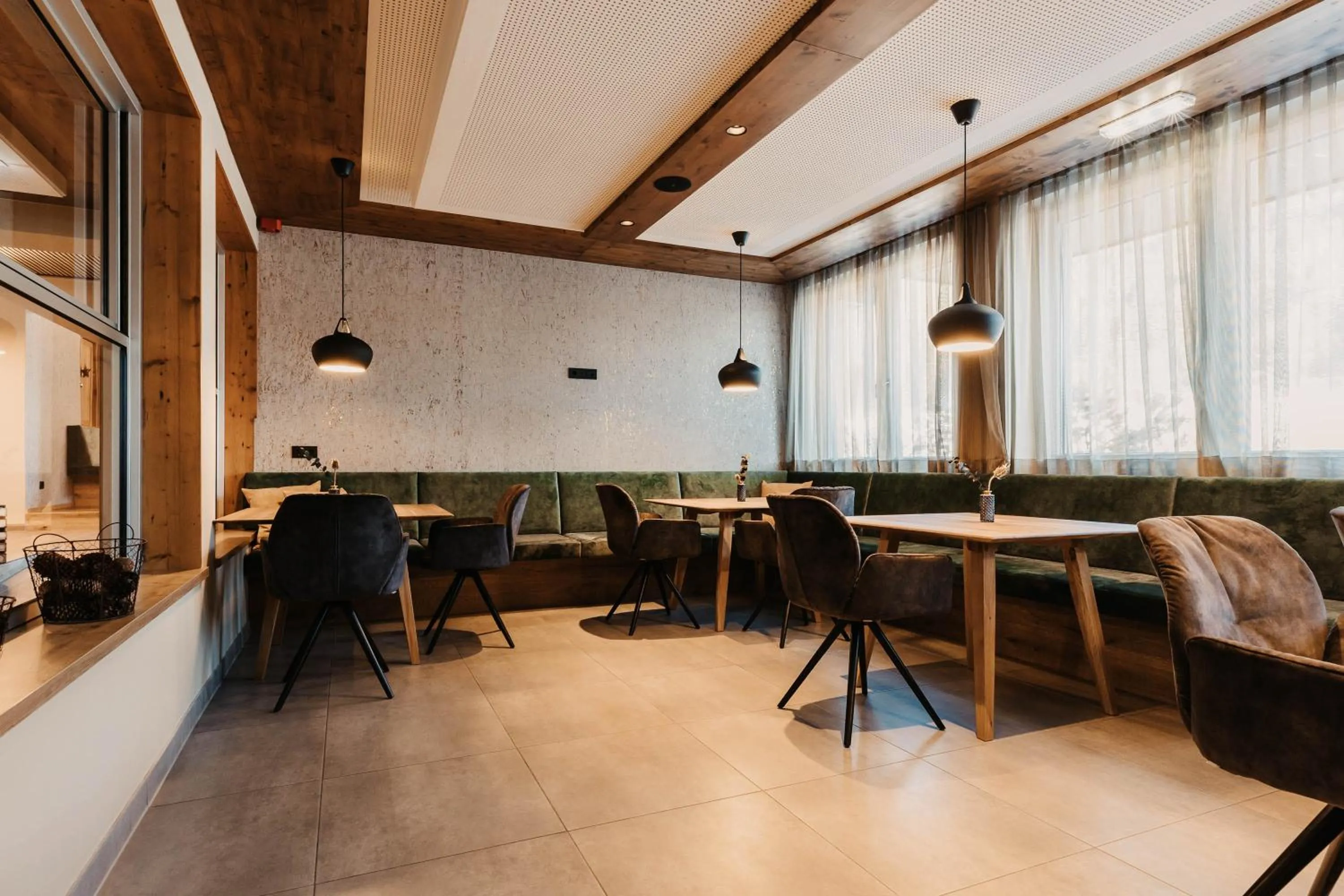 Restaurant/places to eat in Hofgut Apartment & Lifestyle Resort Wagrain