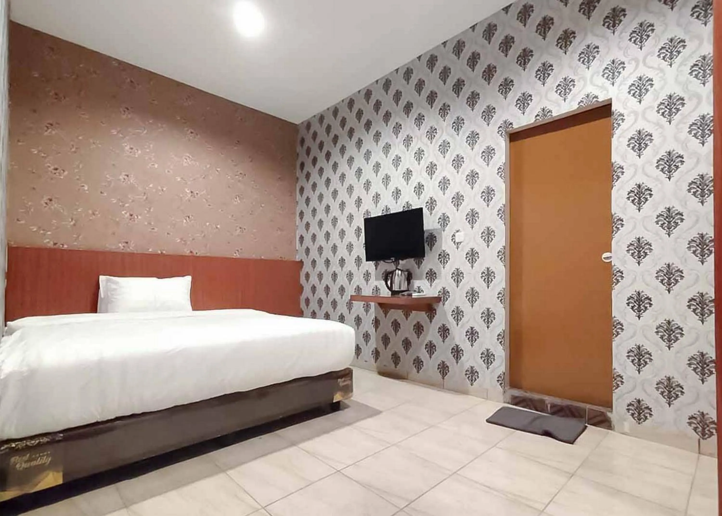 Bed in RedDoorz Plus @ Jalan Letda Sujono Medan 2
