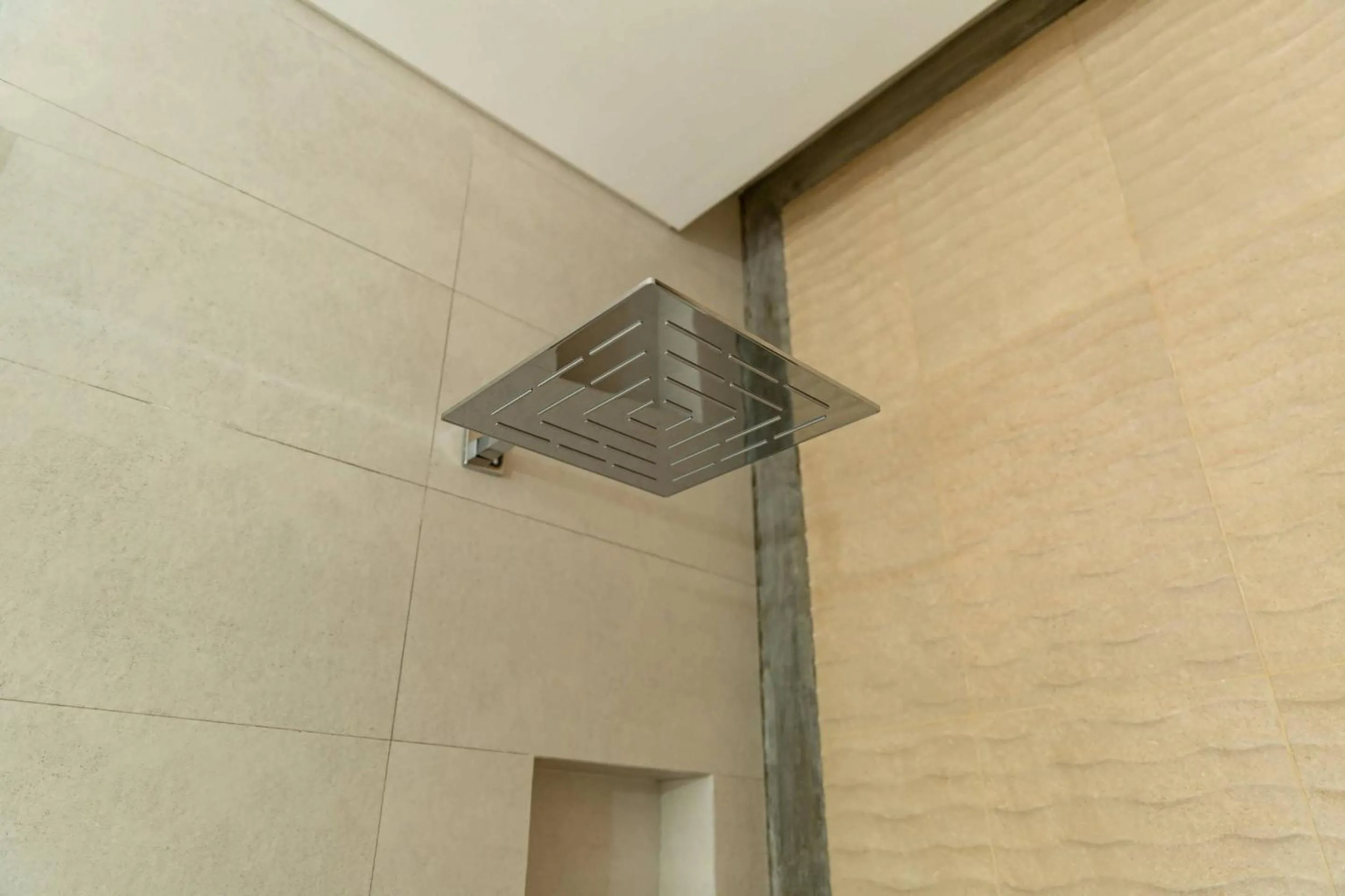 Shower in Paradise Chalets Yoga & Wellness