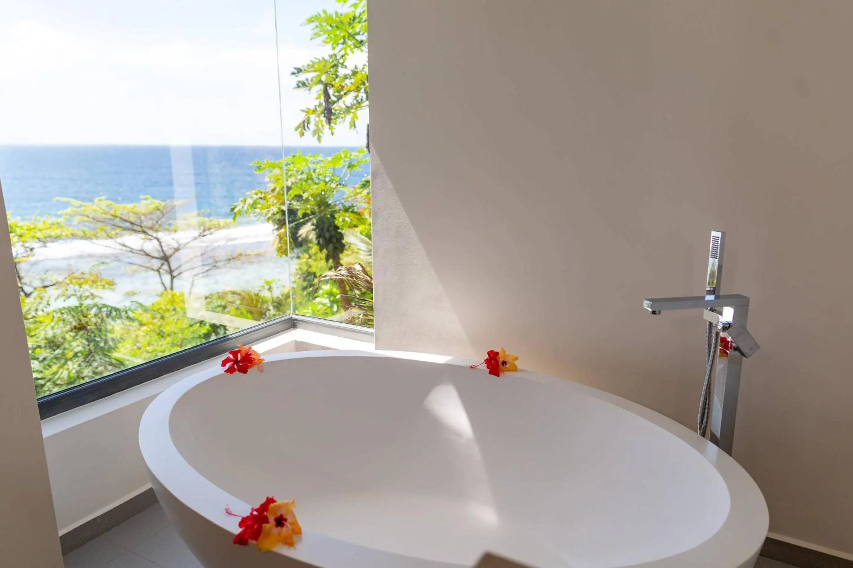 Bathroom in Paradise Chalets Yoga & Wellness