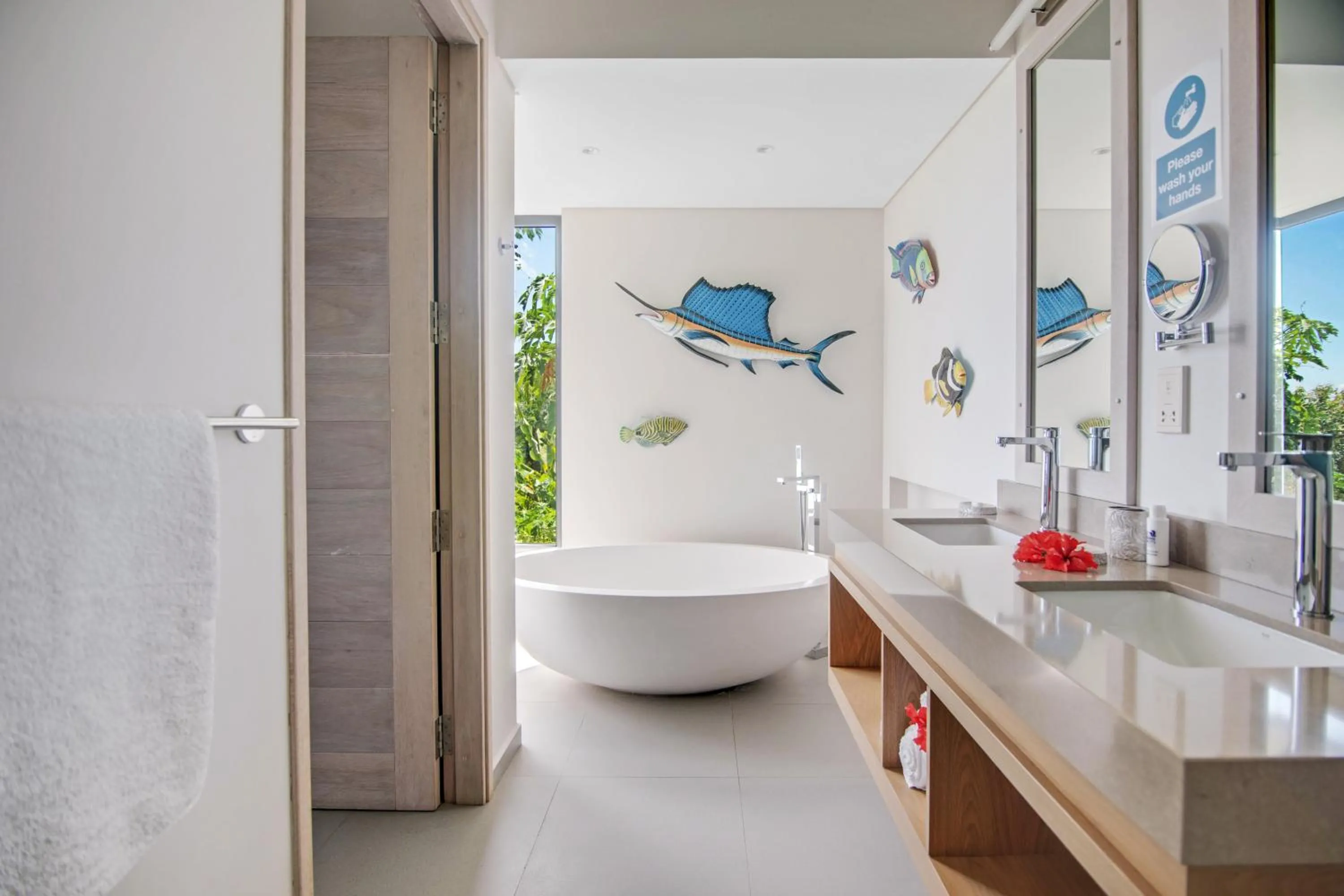 Shower in Paradise Chalets Yoga & Wellness