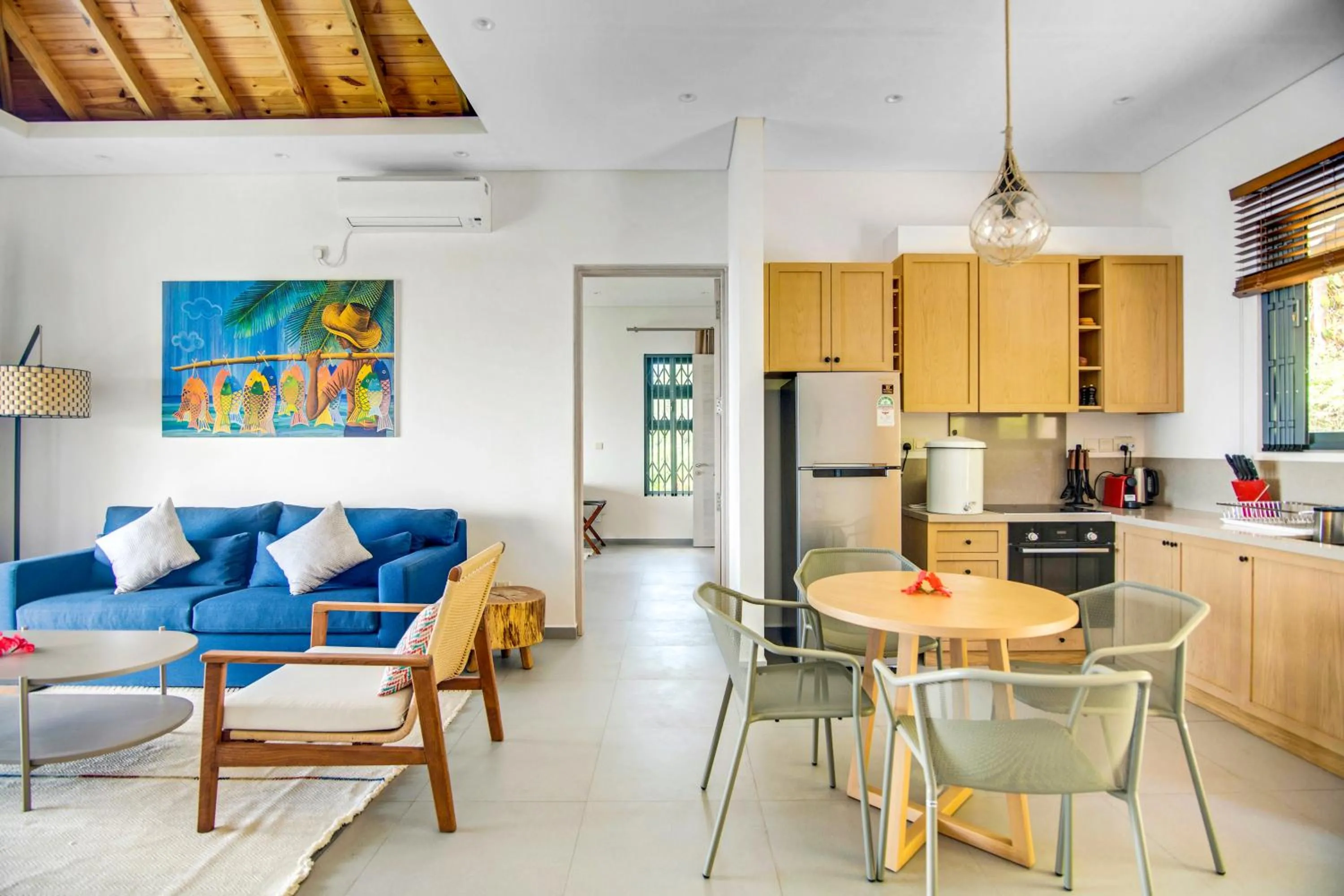 Kitchen or kitchenette in Paradise Chalets Yoga & Wellness