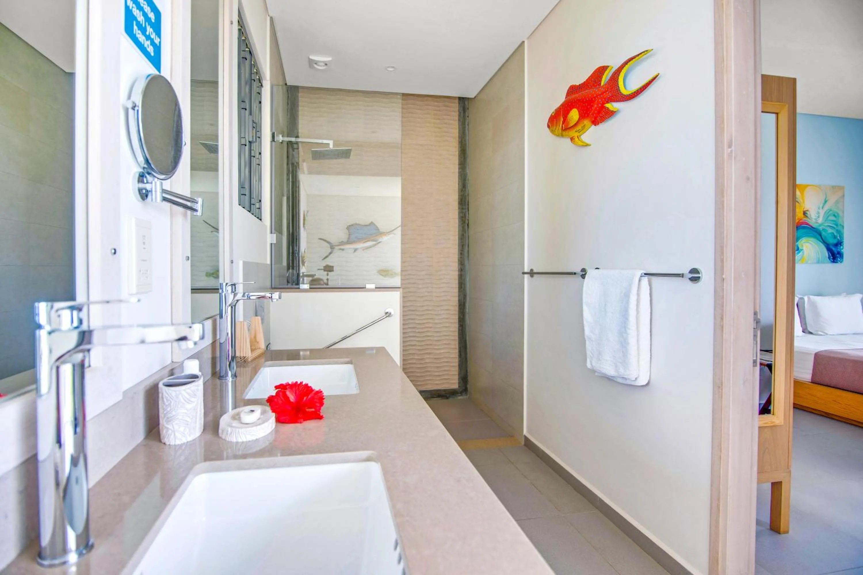 Shower in Paradise Chalets Yoga & Wellness