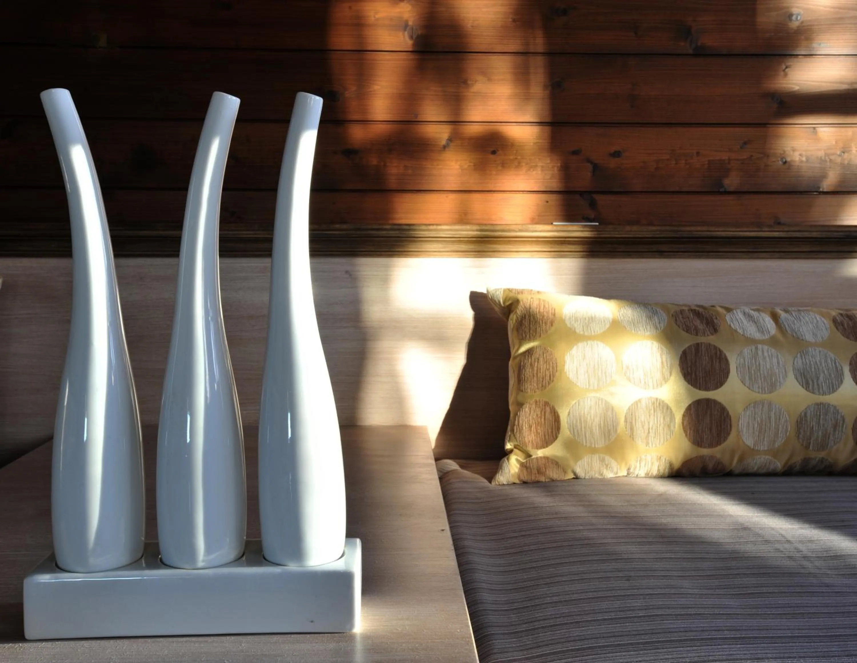 Bed in Κonitsa Gefyri hotel