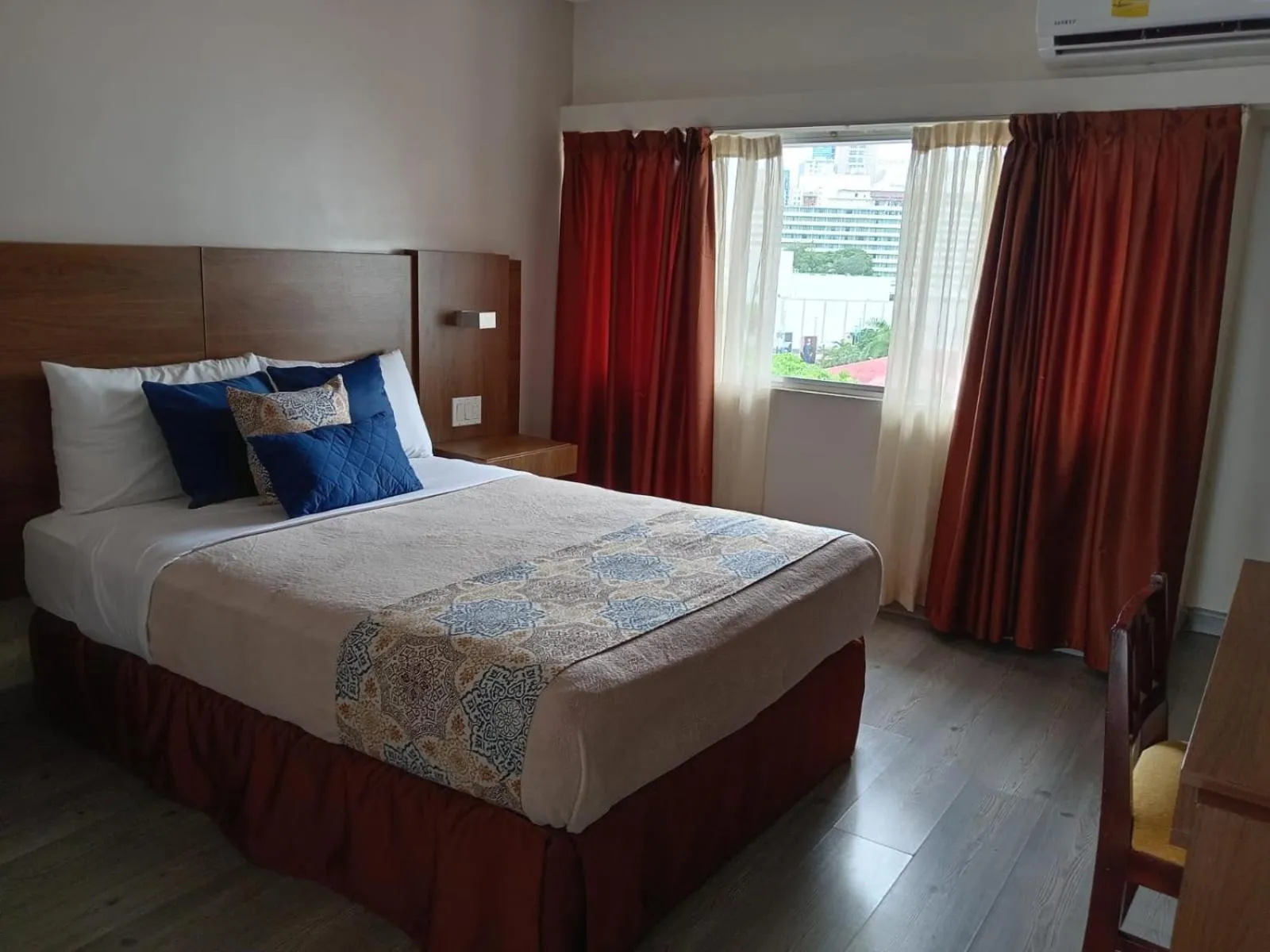 Bedroom, Bed in Hotel Tower House Suites