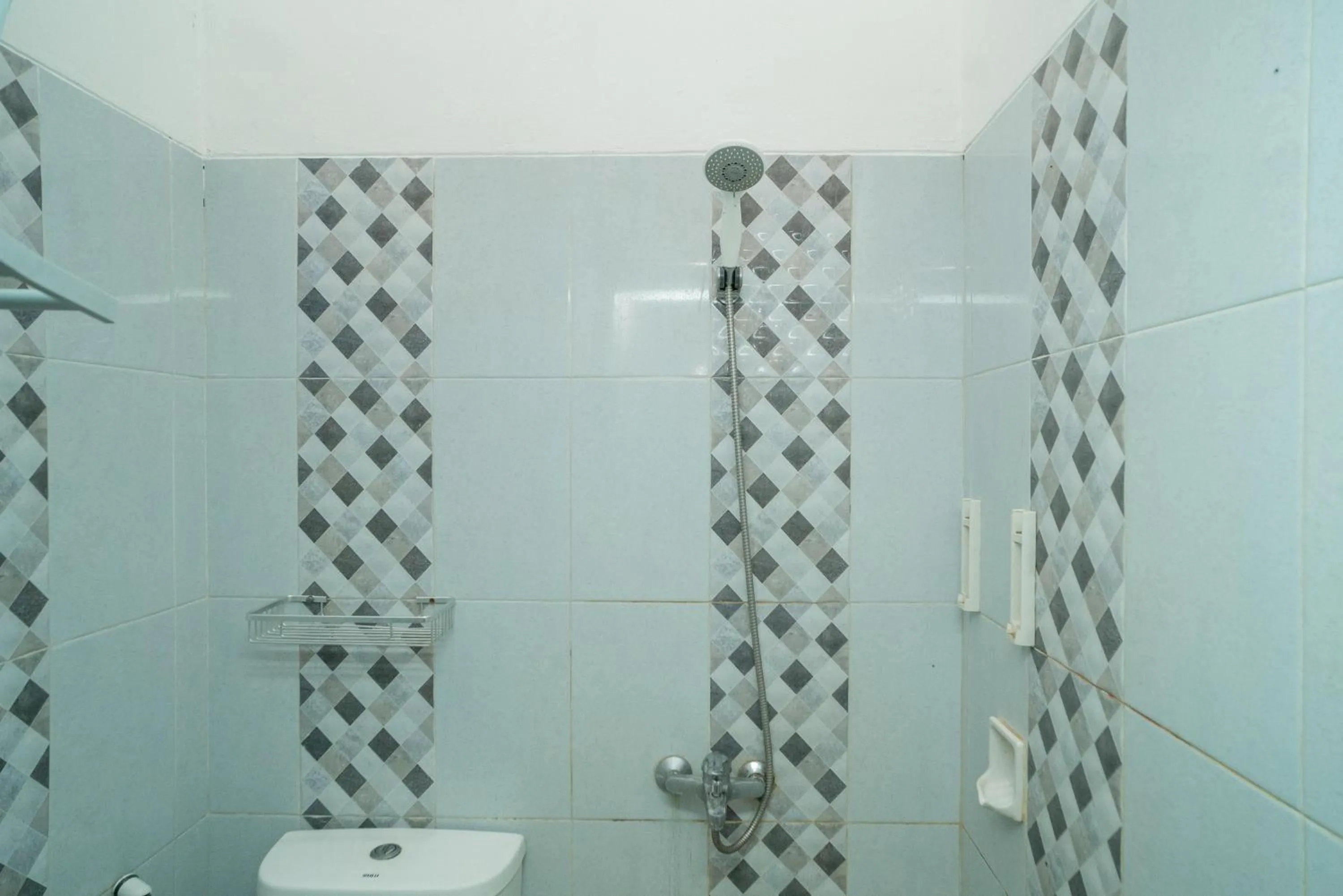 RedDoorz Syariah near Kota Cinema Mall Jatiasih