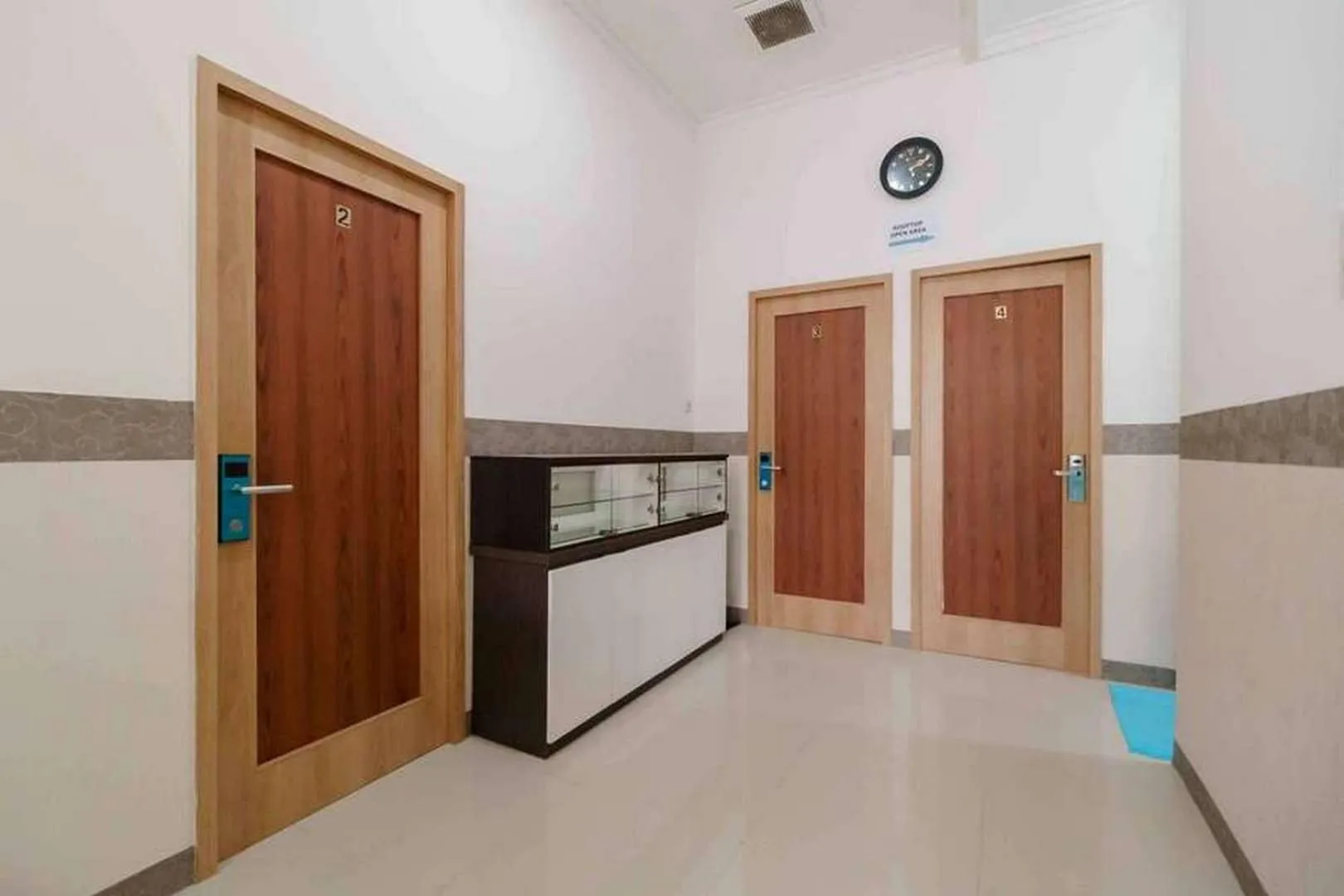 RedDoorz Syariah near Kota Cinema Mall Jatiasih