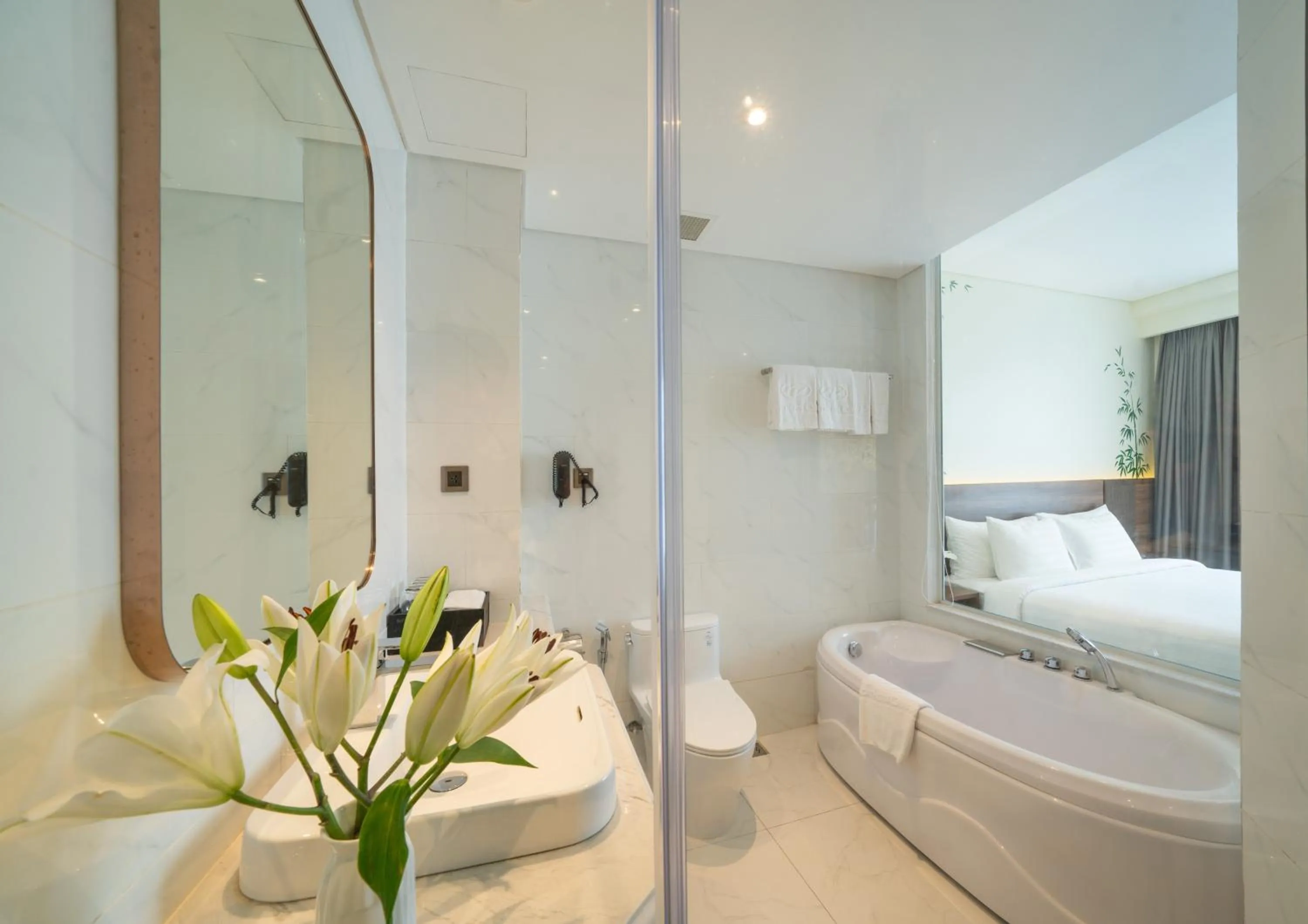Shower, Bed in Northern Charm Hotel