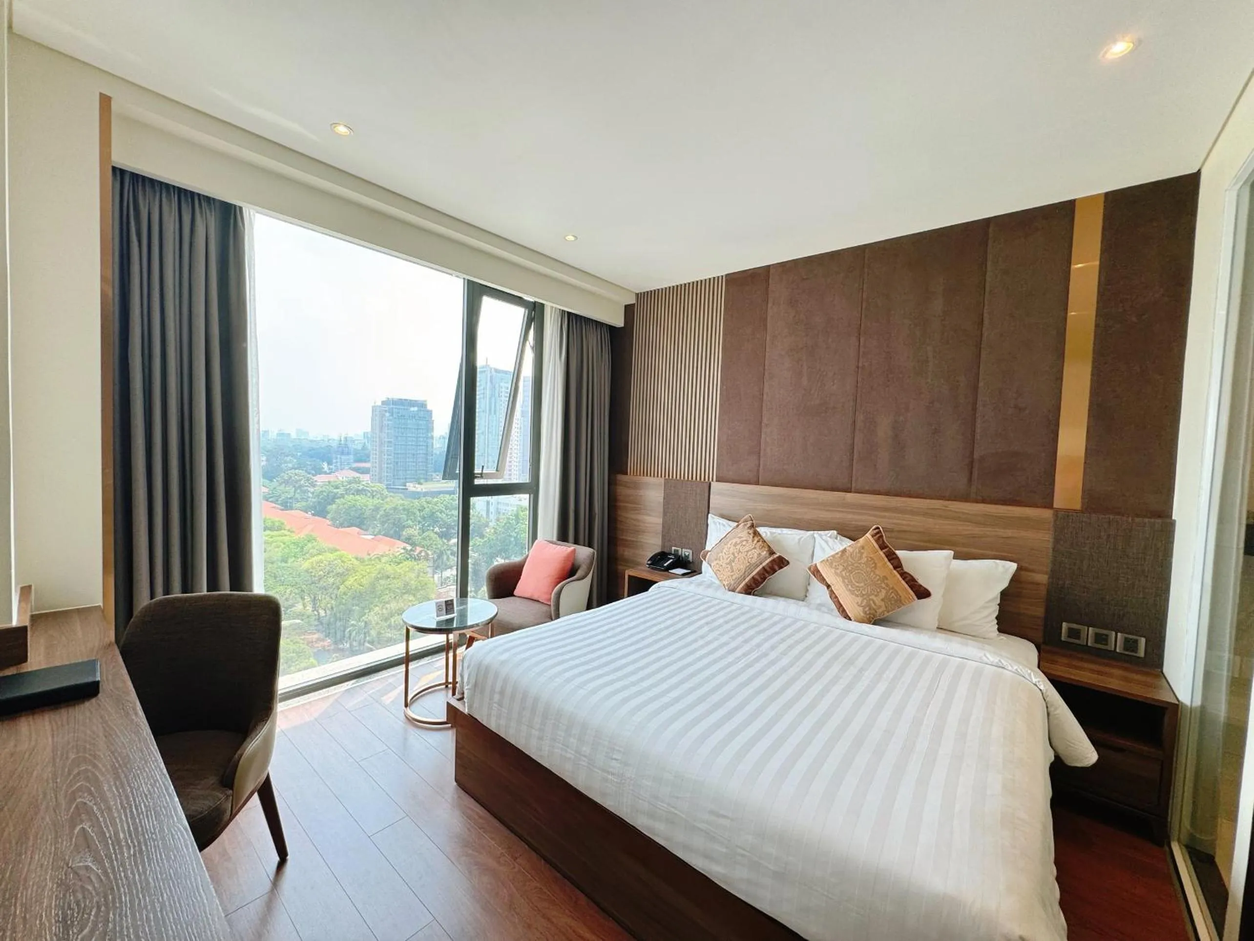 View (from property/room), Bed in Northern Charm Hotel