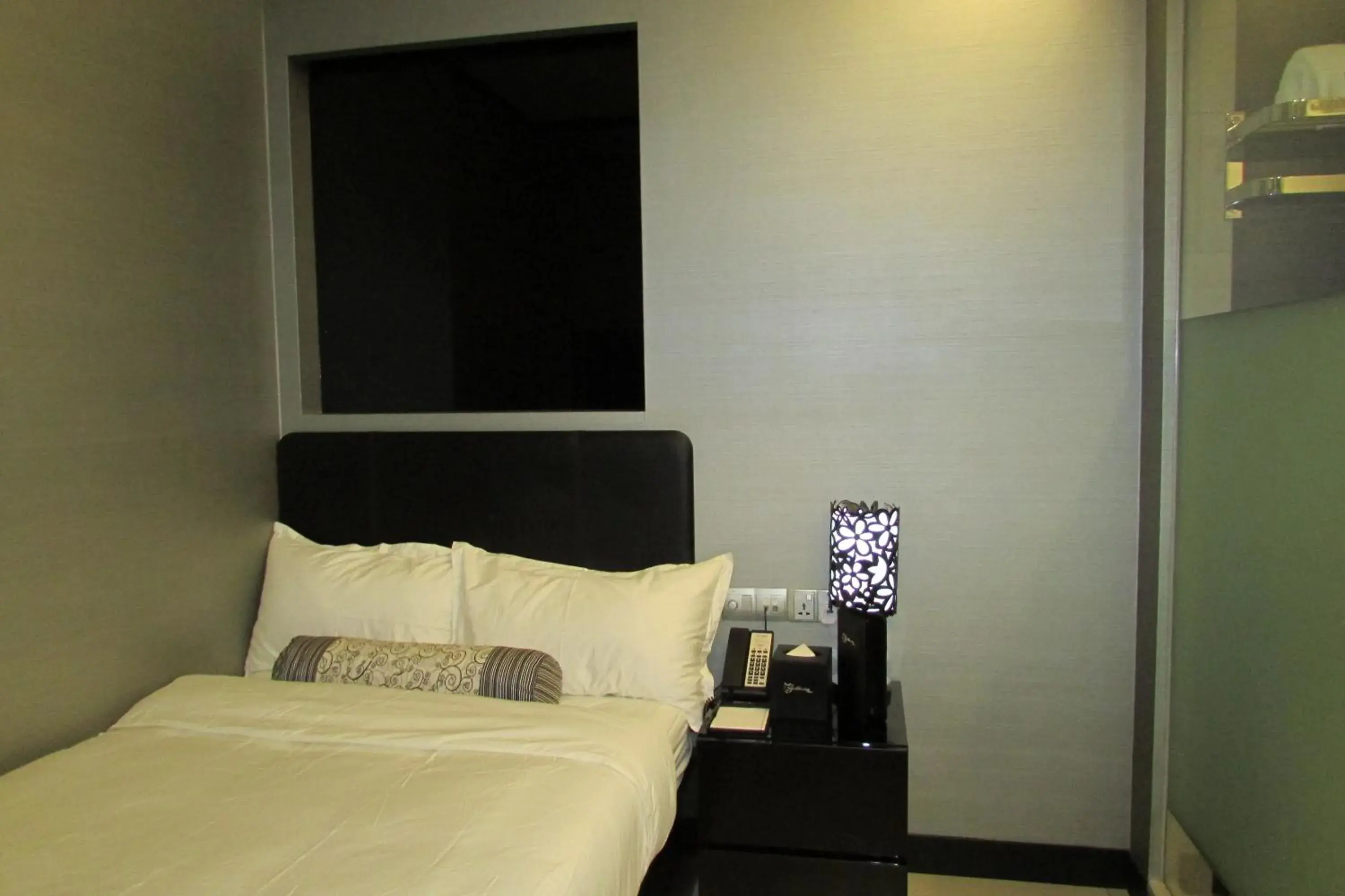 Standard Single Room in The Southbridge Hotel Standard Single Room in The Southbridge Hotel