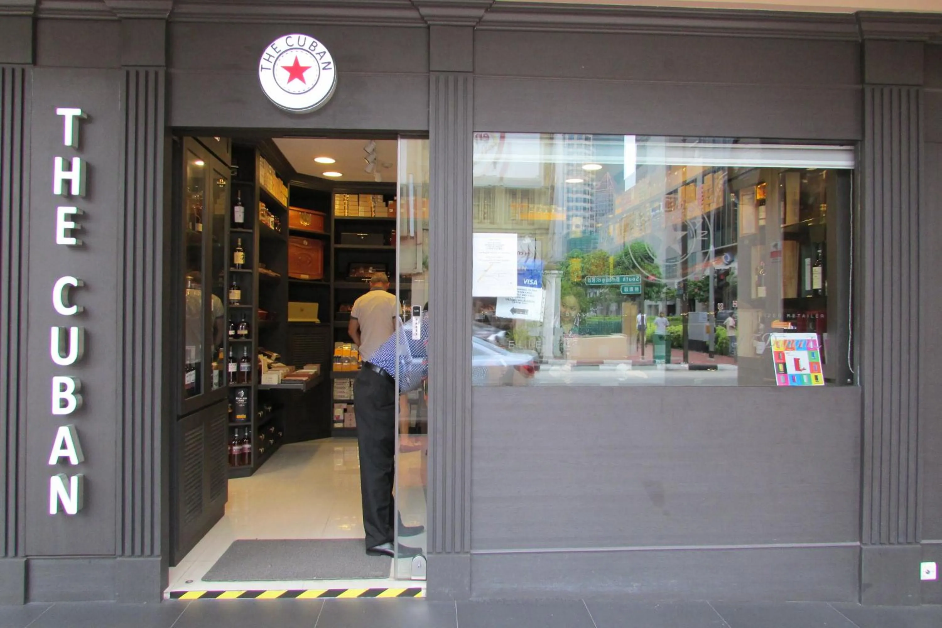 Facade/entrance in The Southbridge Hotel