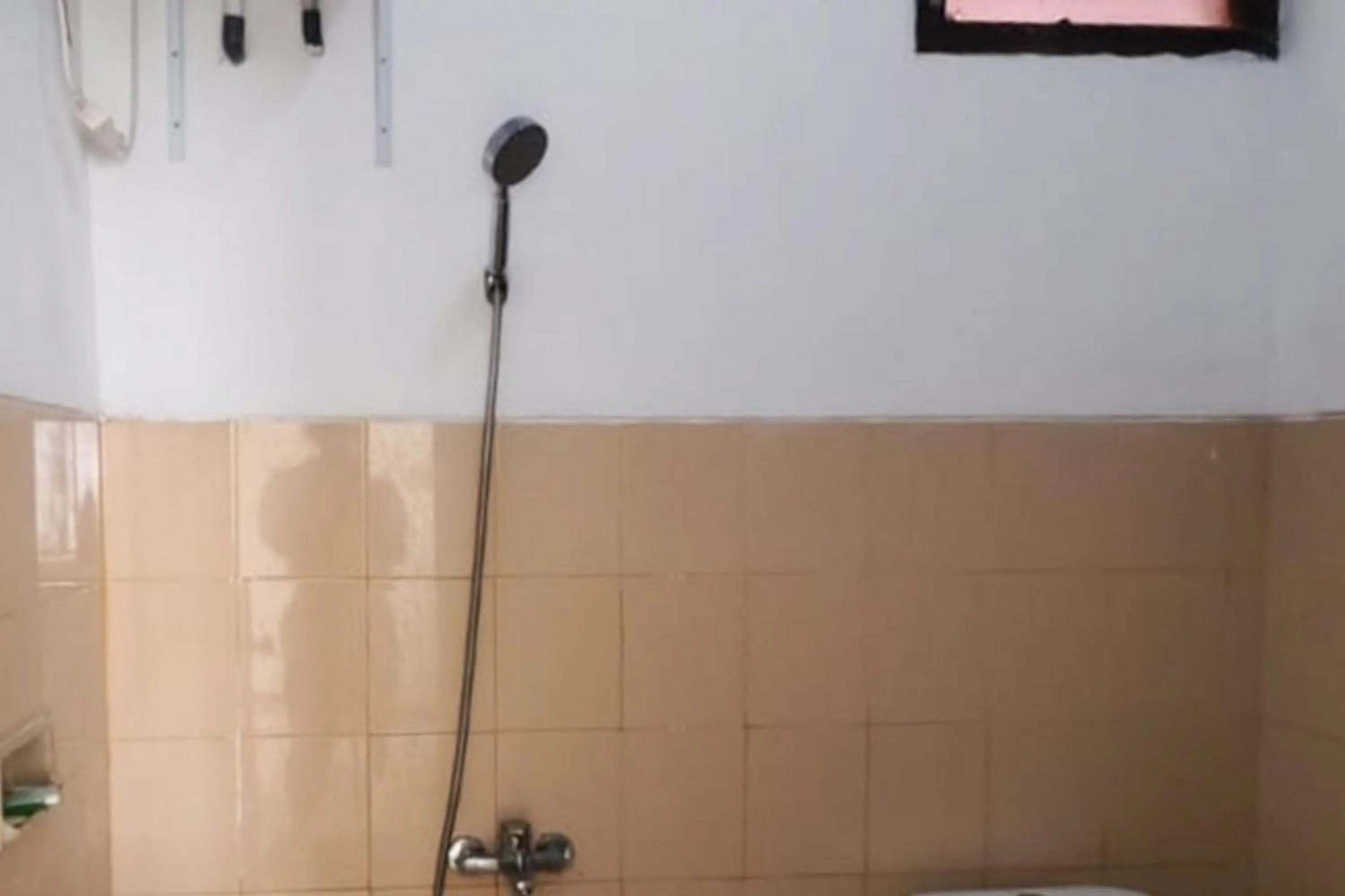 Bathroom in Villa Kampoeng City Pacet Mitra RedDoorz