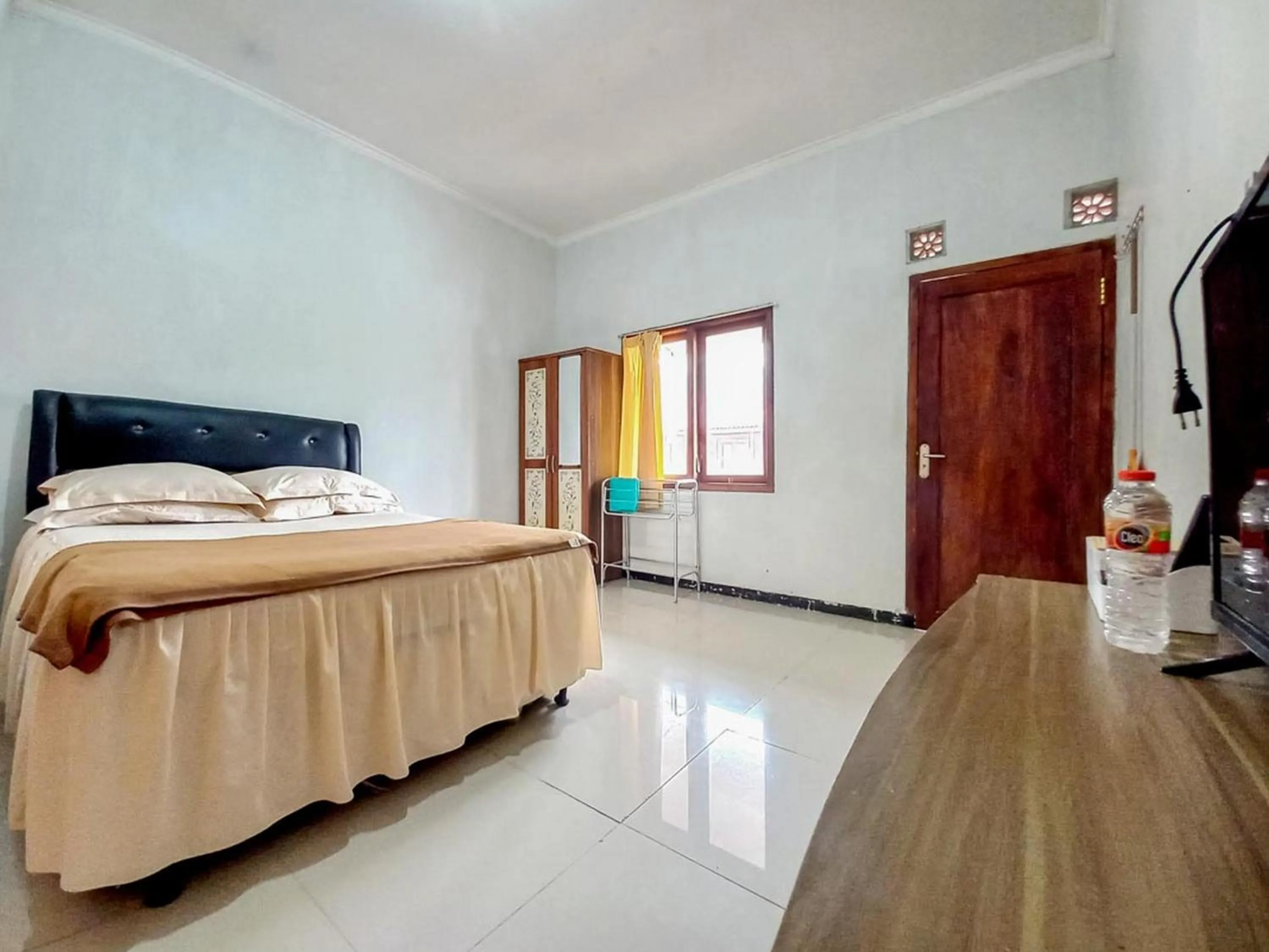 Bedroom, Bed in Villa Kampoeng City Pacet Mitra RedDoorz