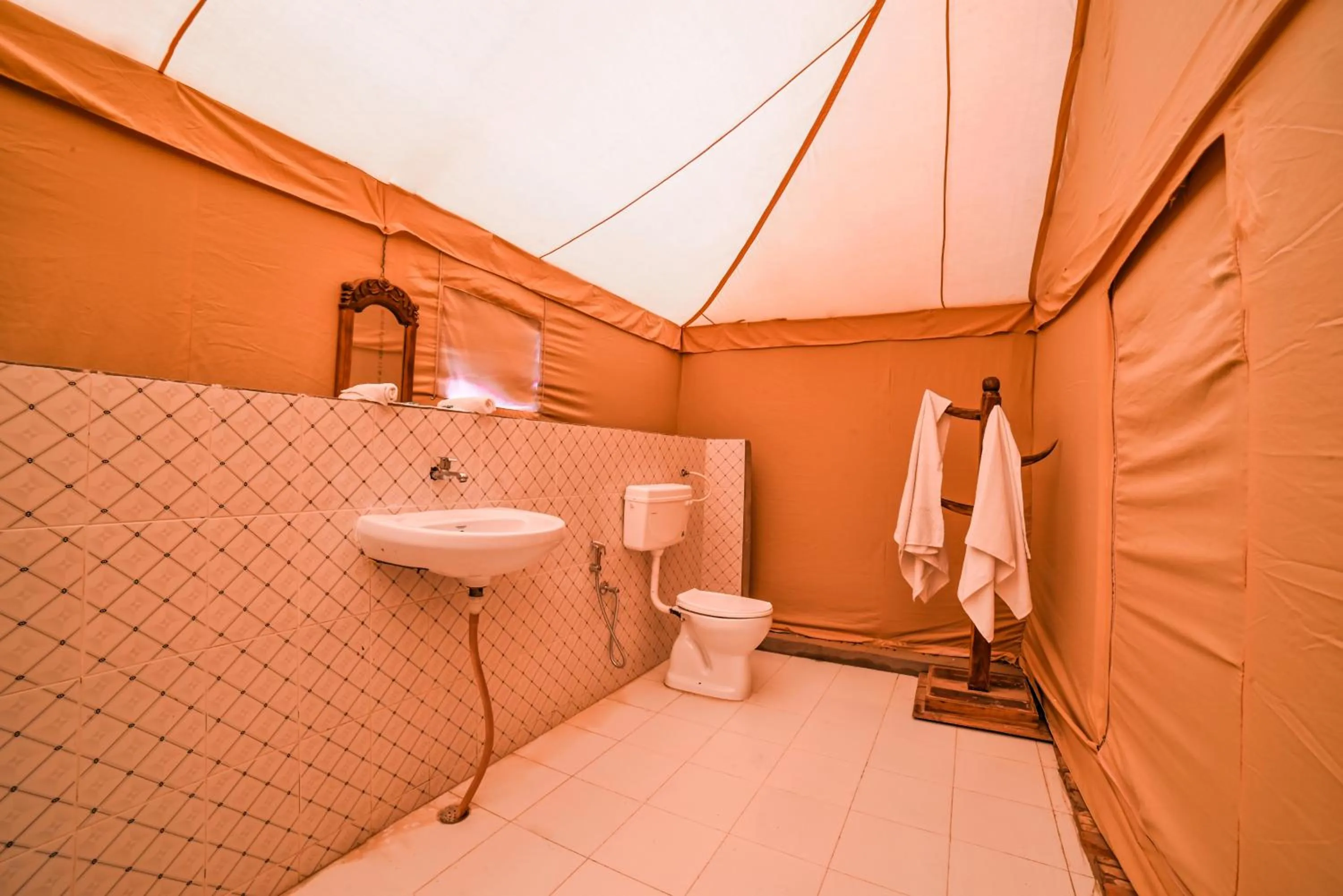 The Captain Desert Camp