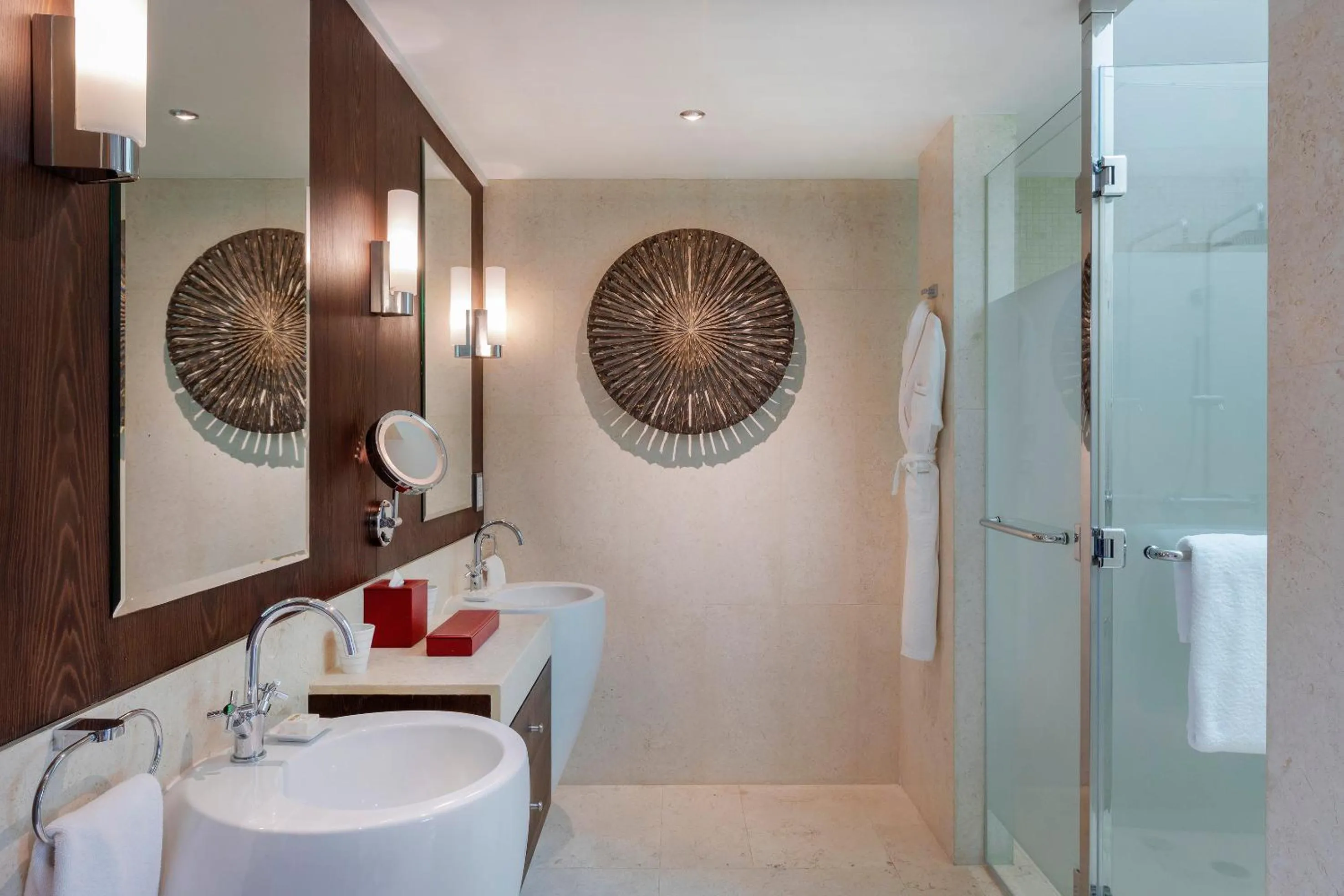 Shower in Meliá Desert Palm Member of Meliá Collection