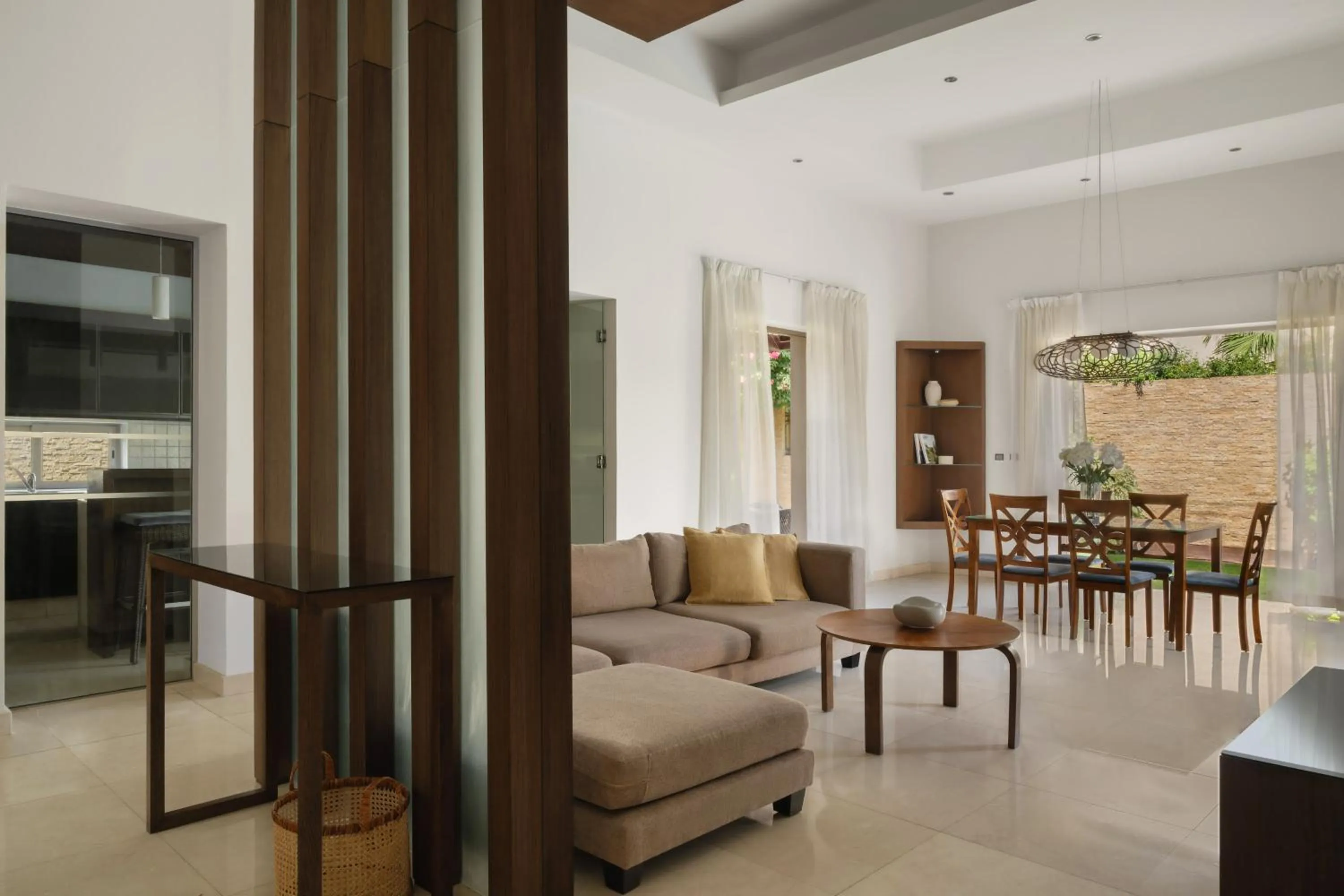 Living room in Meliá Desert Palm Member of Meliá Collection