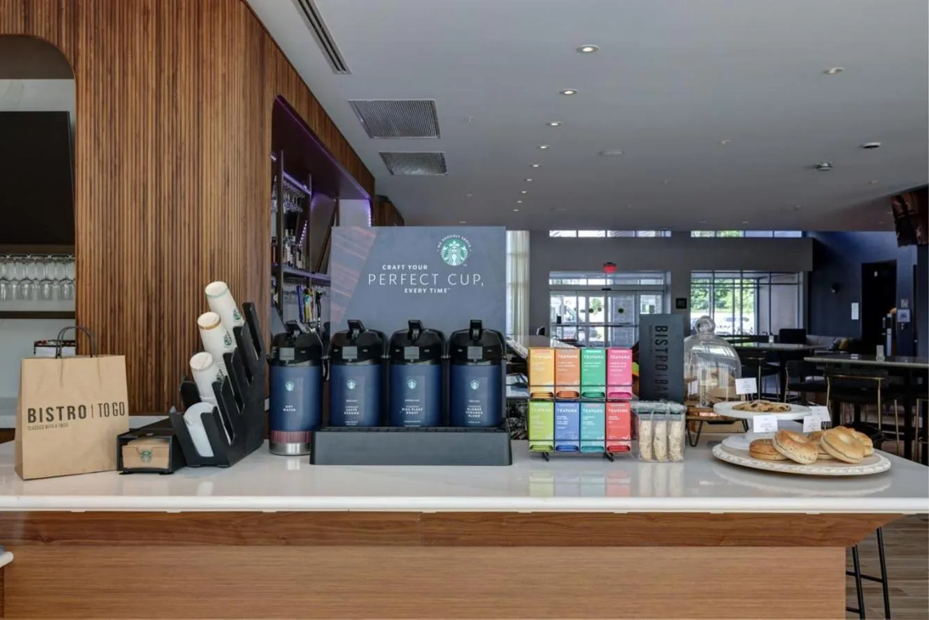 Breakfast in Courtyard by Marriott Iowa City University Heights