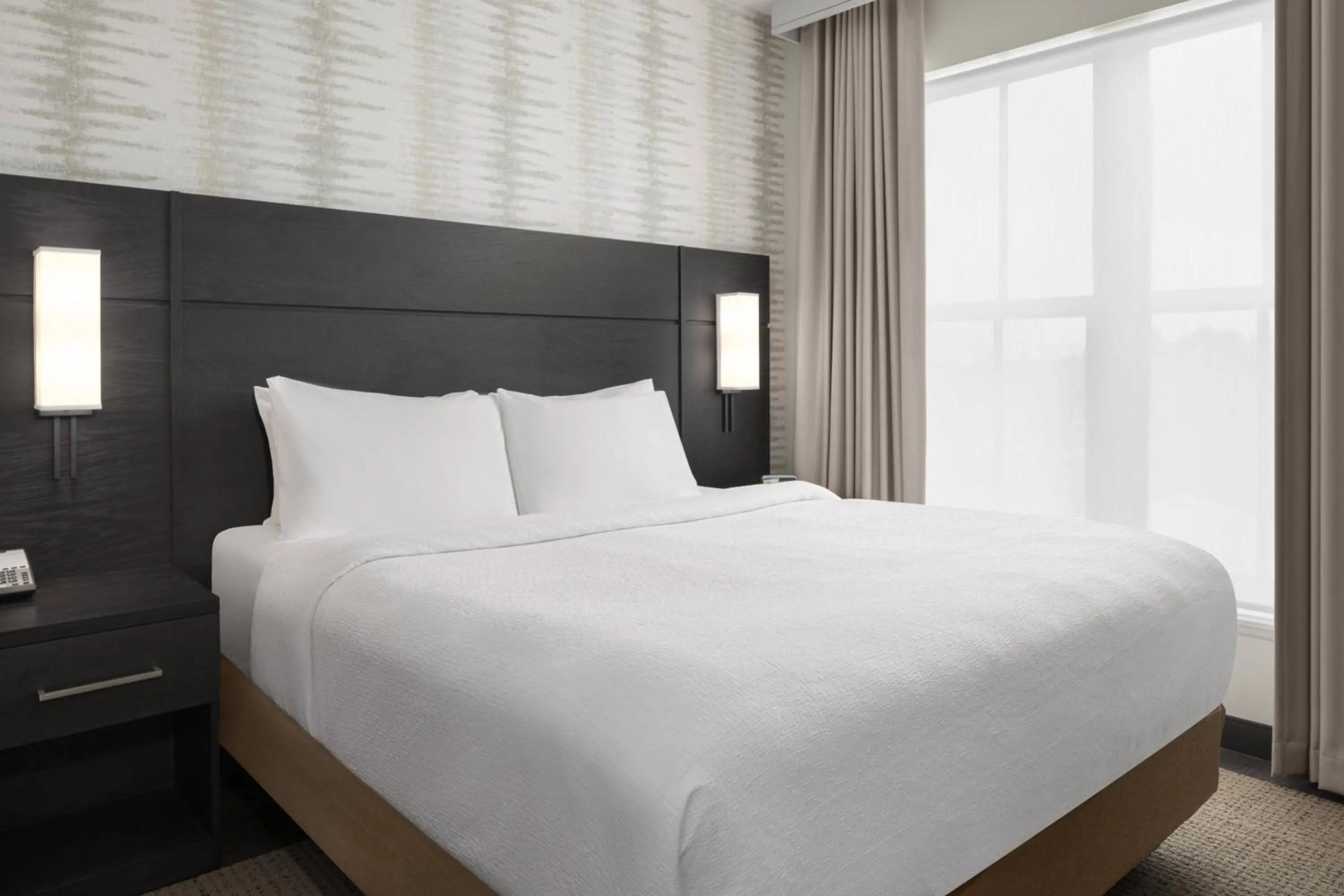 Photo of the whole room, Bed in Residence Inn By Marriott Jacksonville-Mayo Clinic Area