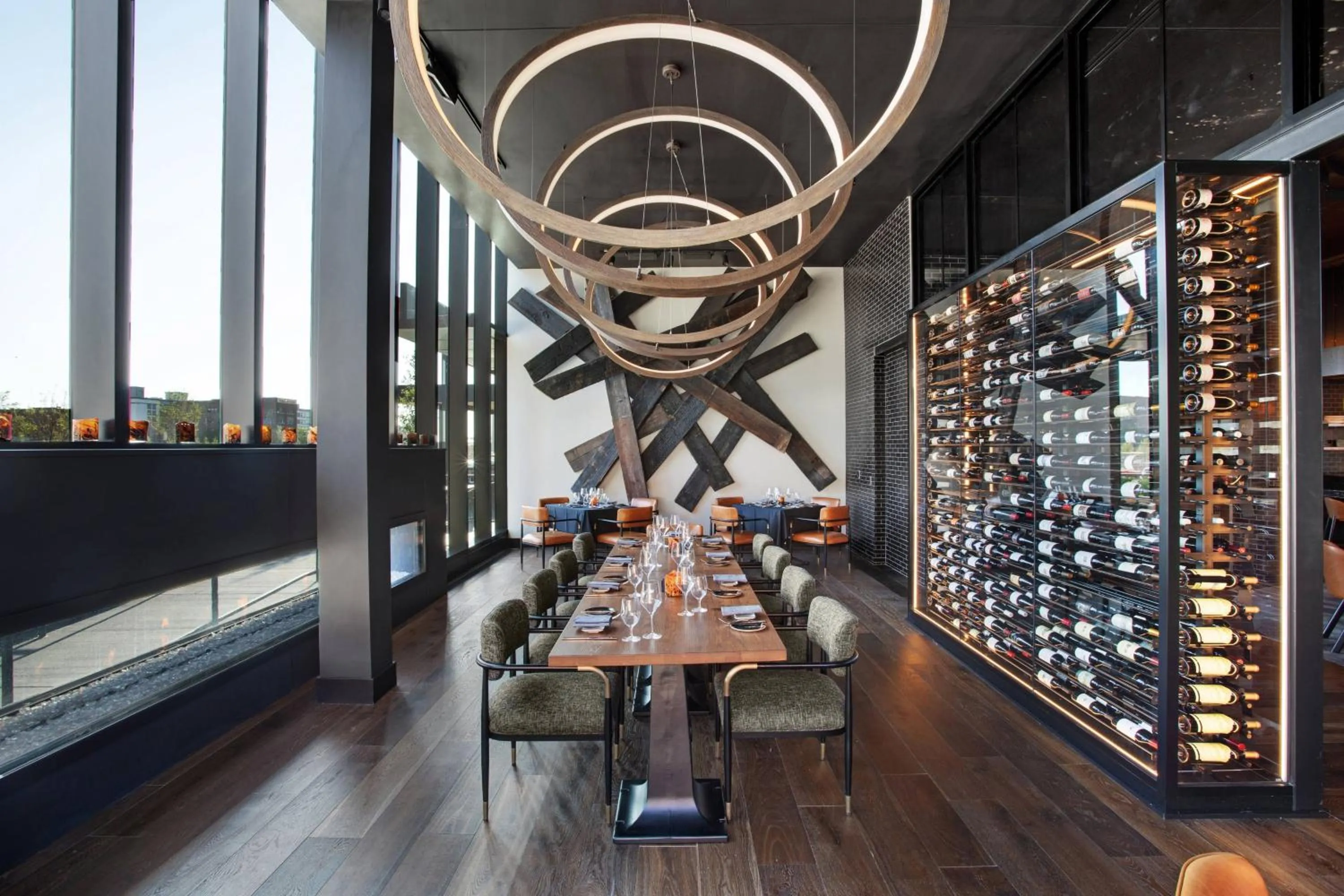 Restaurant/places to eat in The Farnam, Autograph Collection