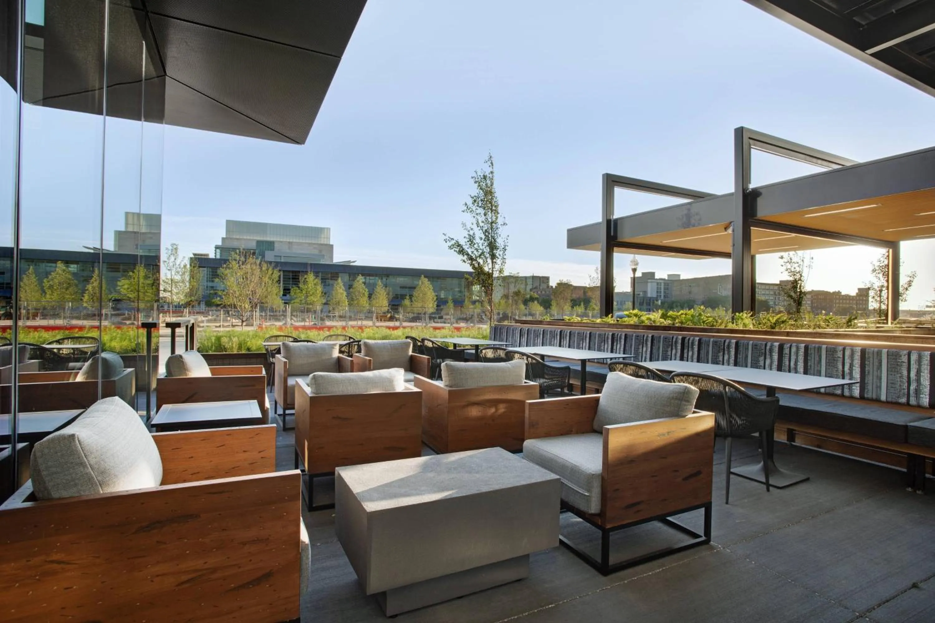 Restaurant/places to eat in The Farnam, Autograph Collection