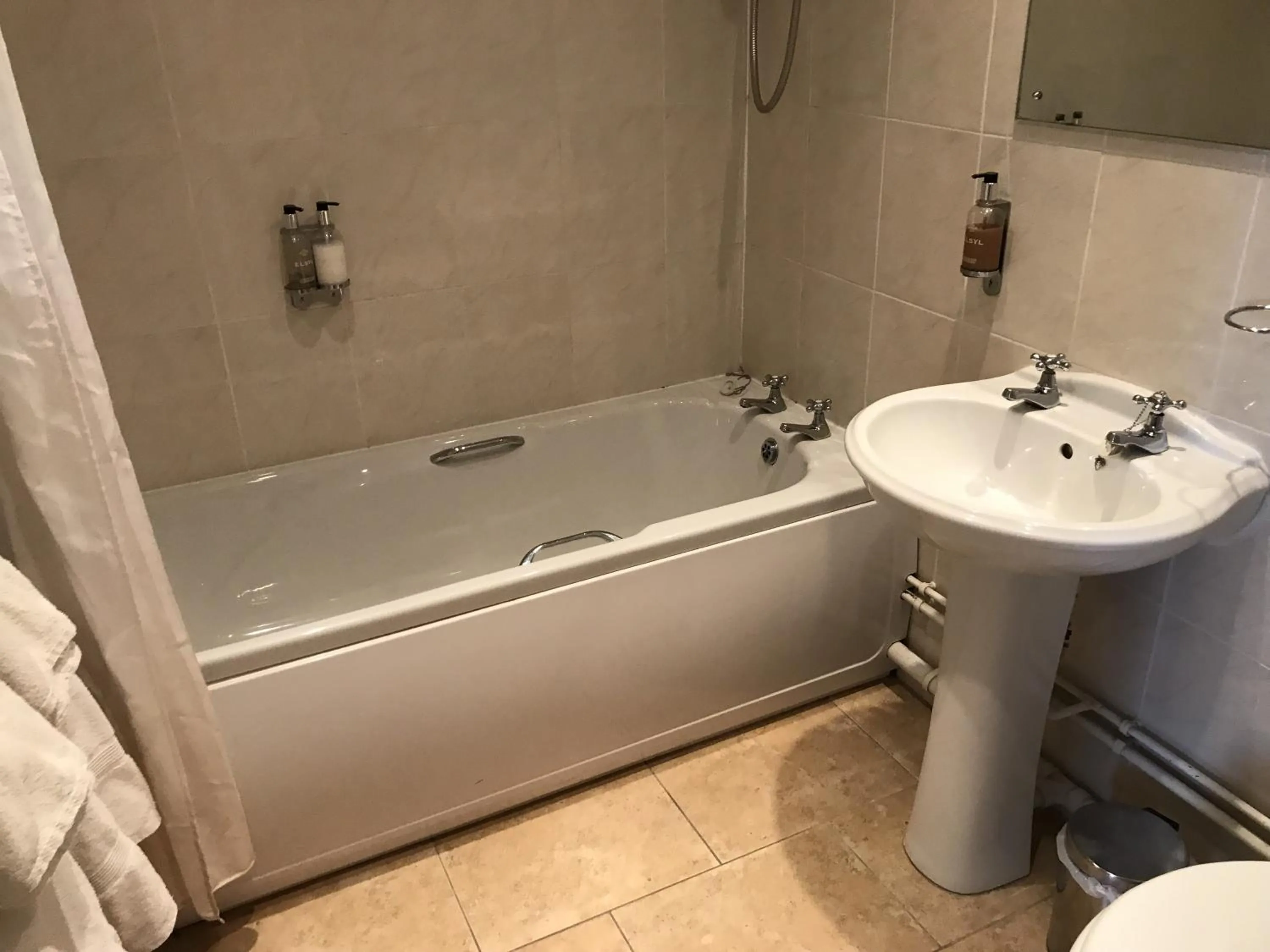 Double Room with Private Bathroom - single occupancy in The White Horse
