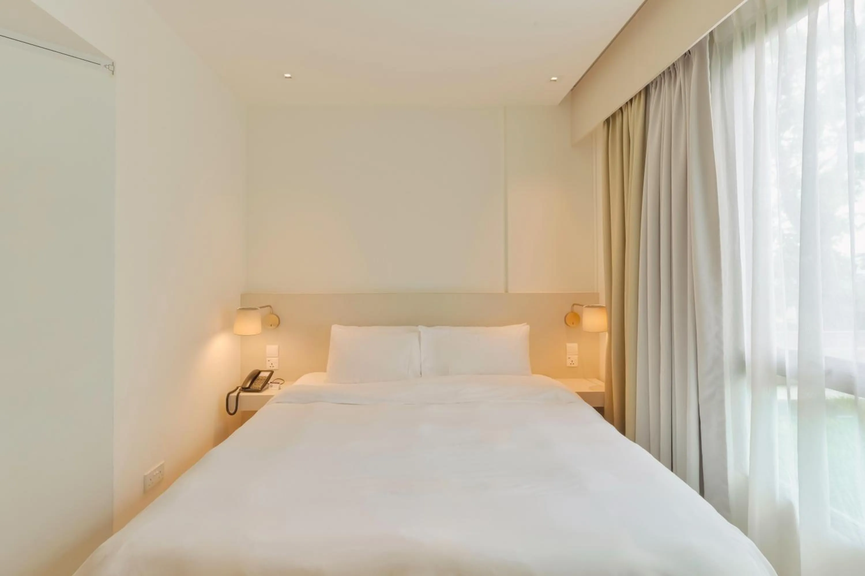 Guests, Bed in Changi Cove