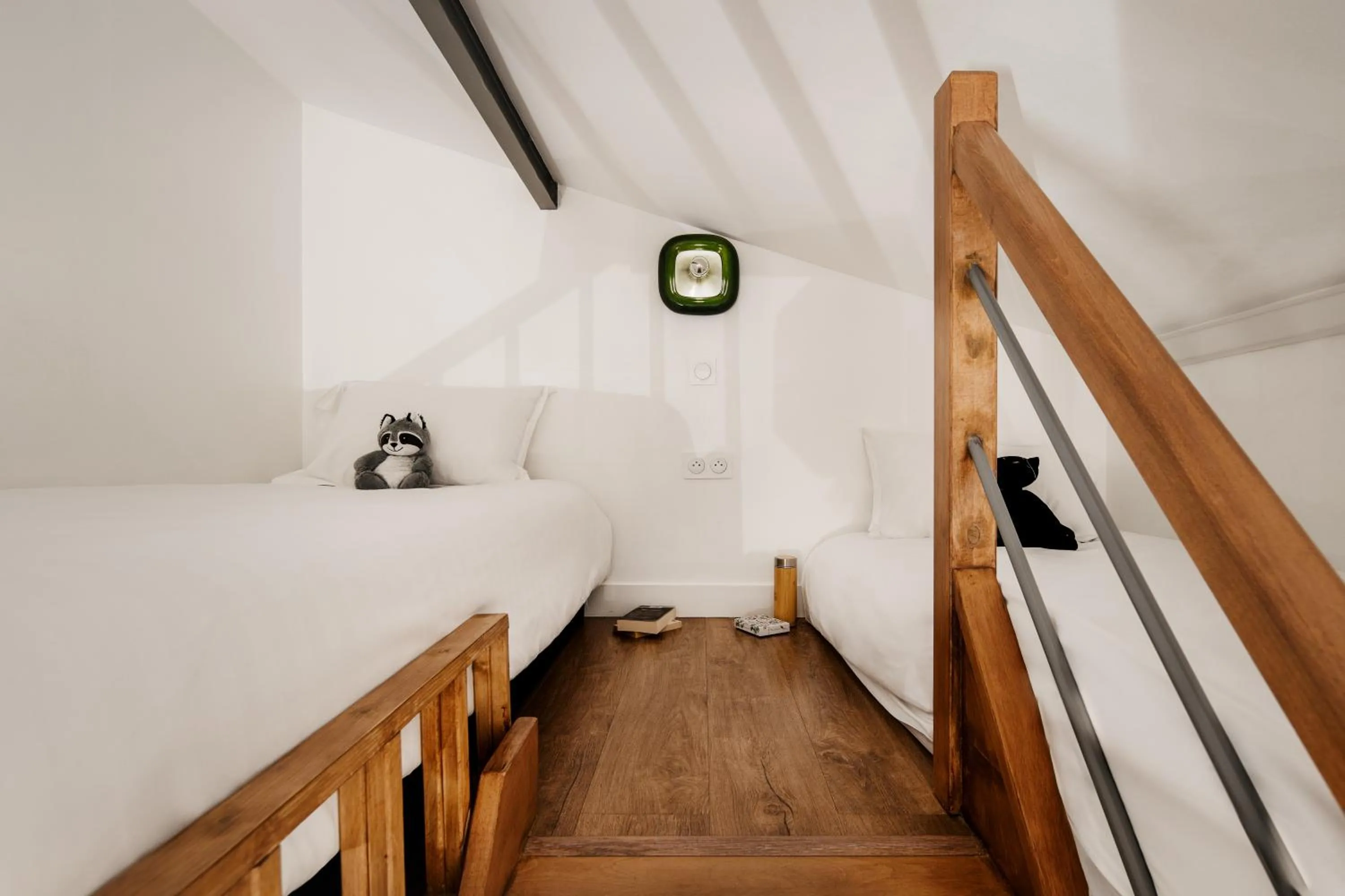 Bedroom, Bed in Edgar Suites Martyrs - Loft