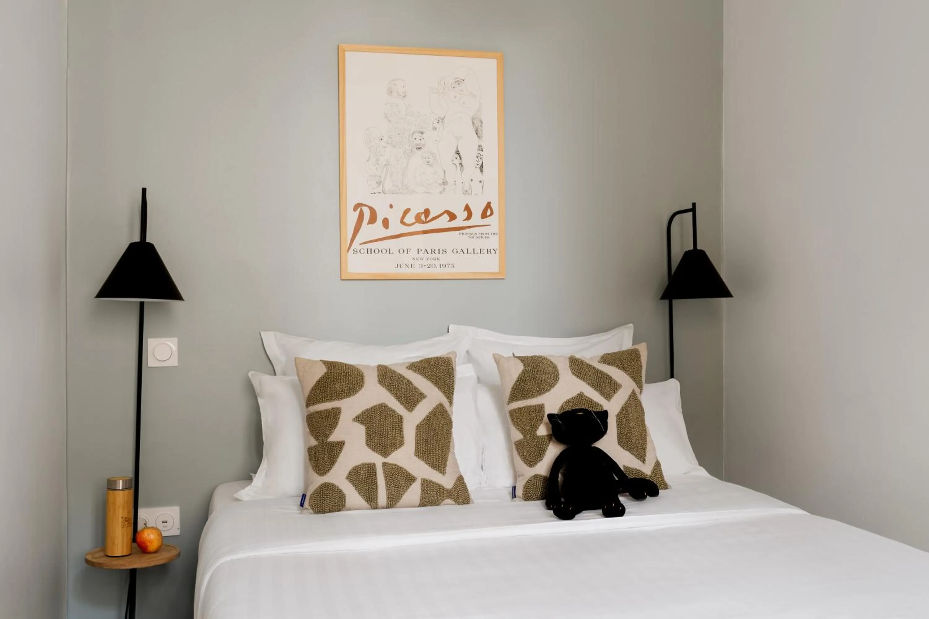Bedroom, Bed in Edgar Suites Martyrs - Loft
