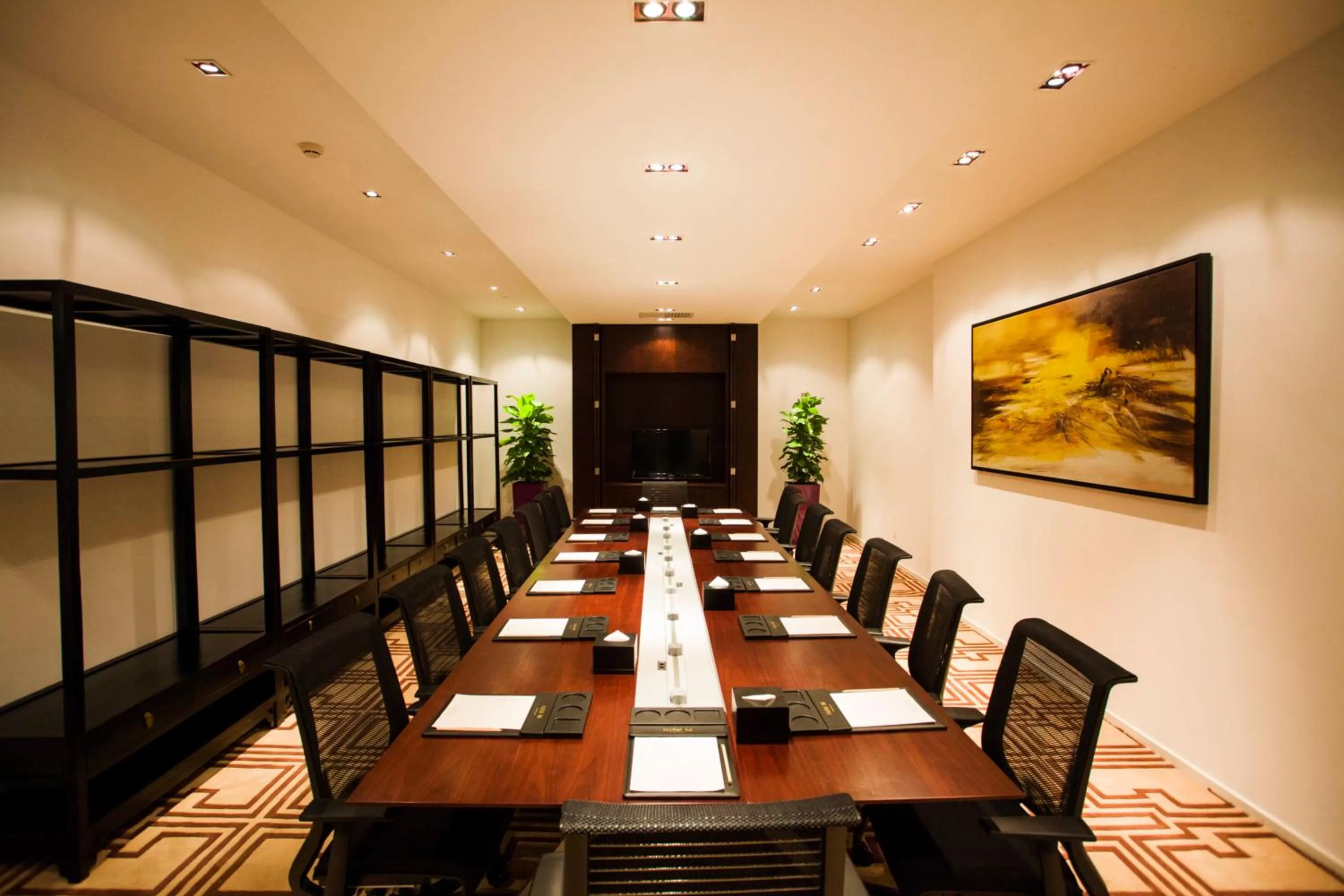 Business facilities in Hotel MoMc