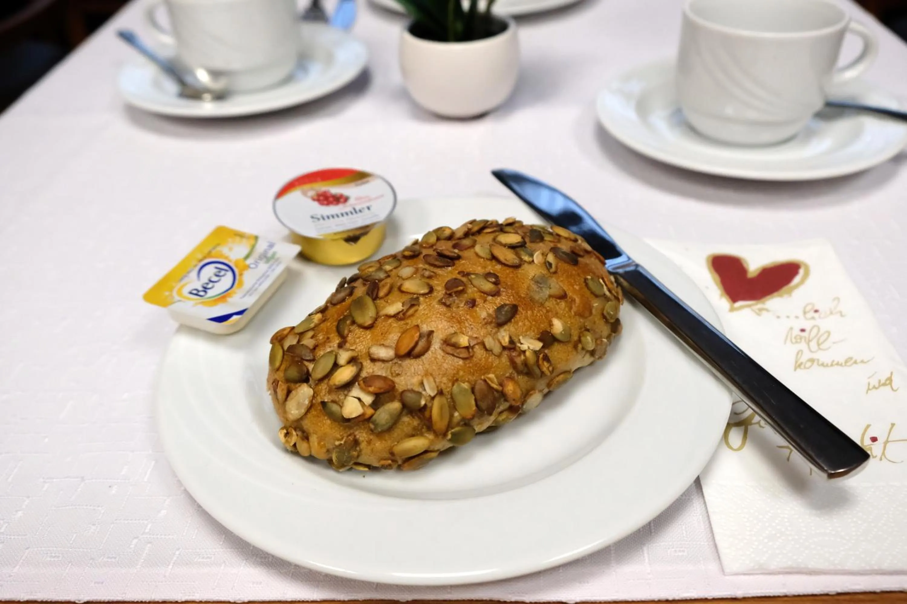 Breakfast in Hotel Find