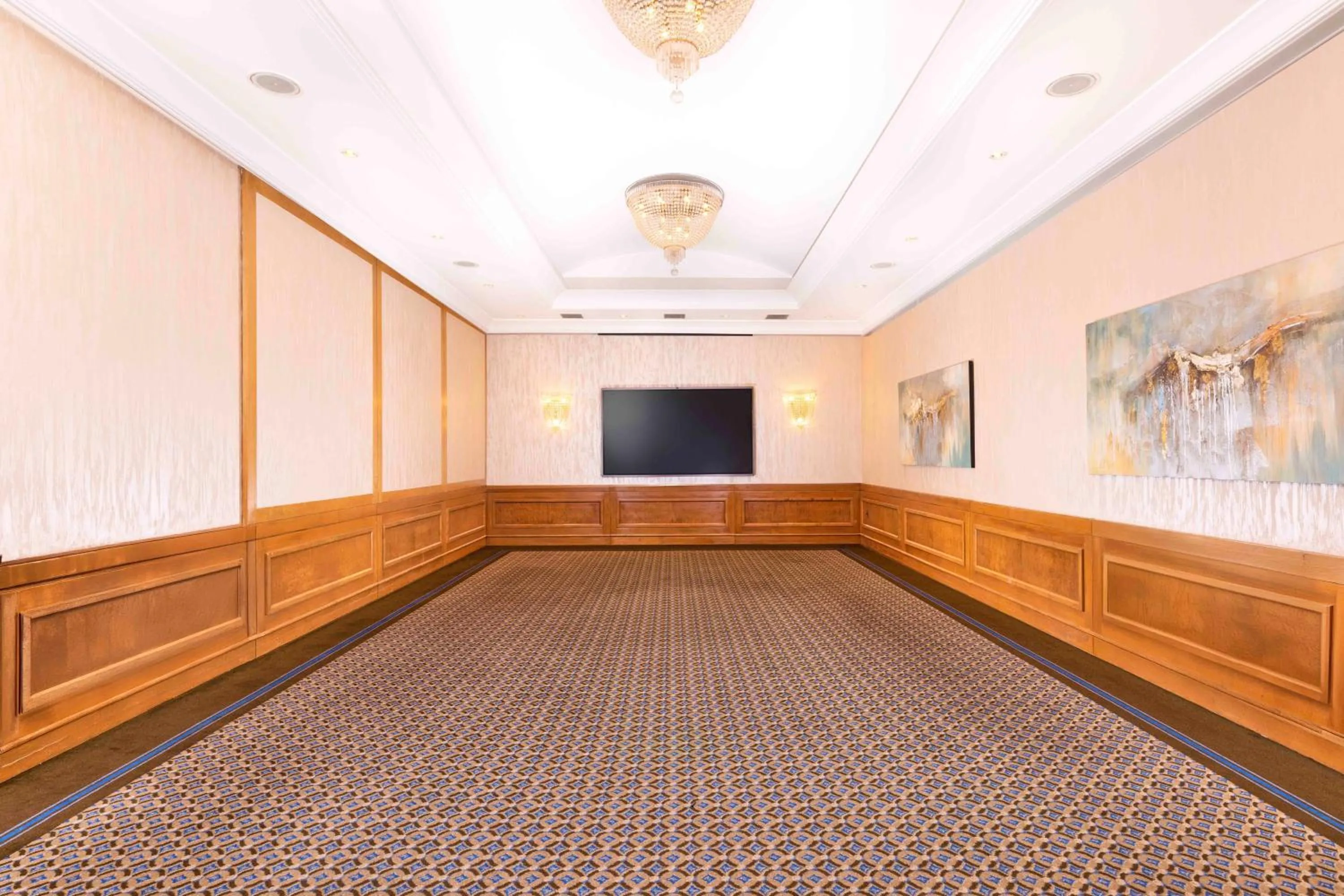 Meeting/conference room in Gefinor Rotana – Beirut
