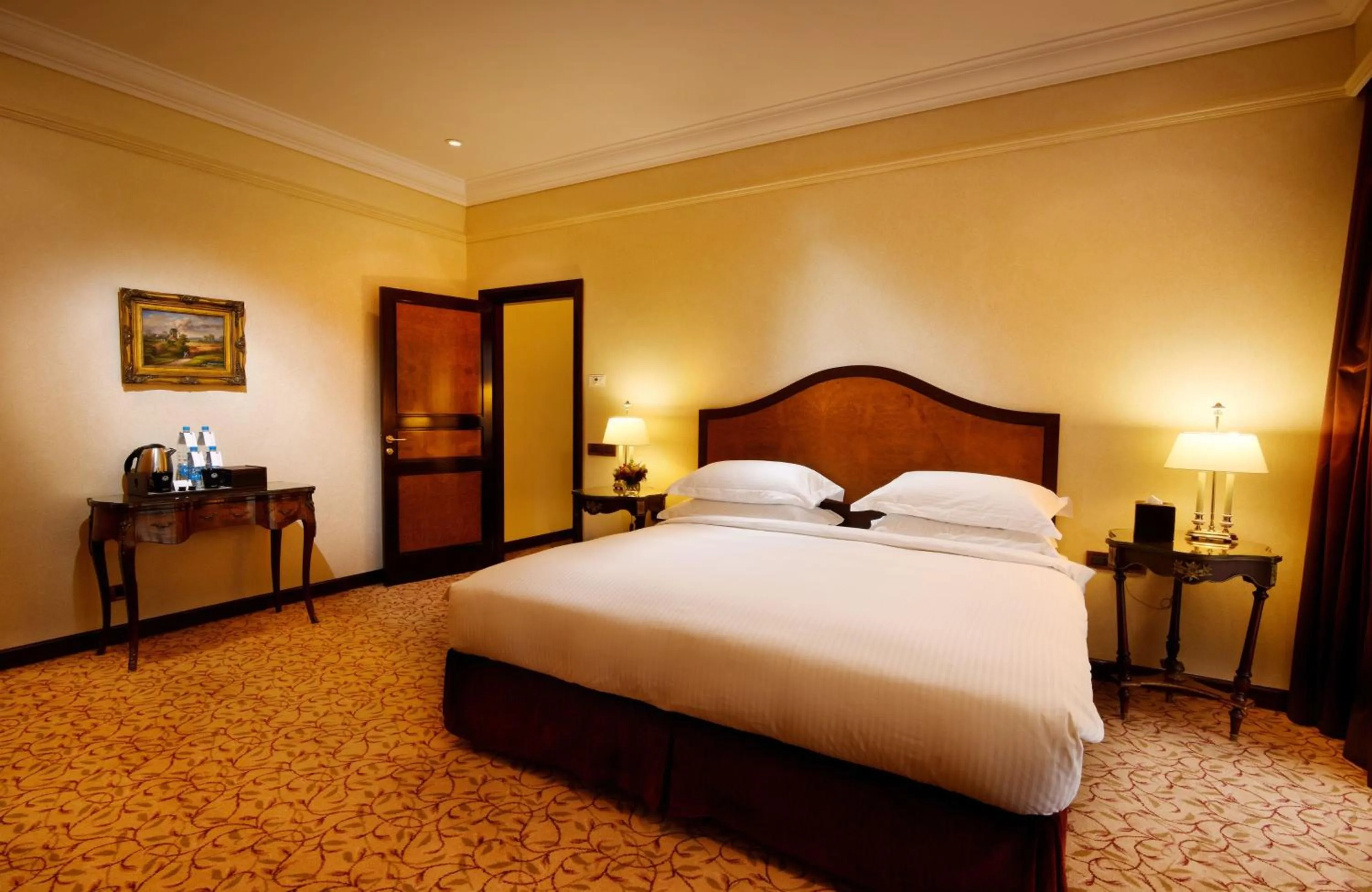 Bedroom, Bed in Gefinor Rotana – Beirut