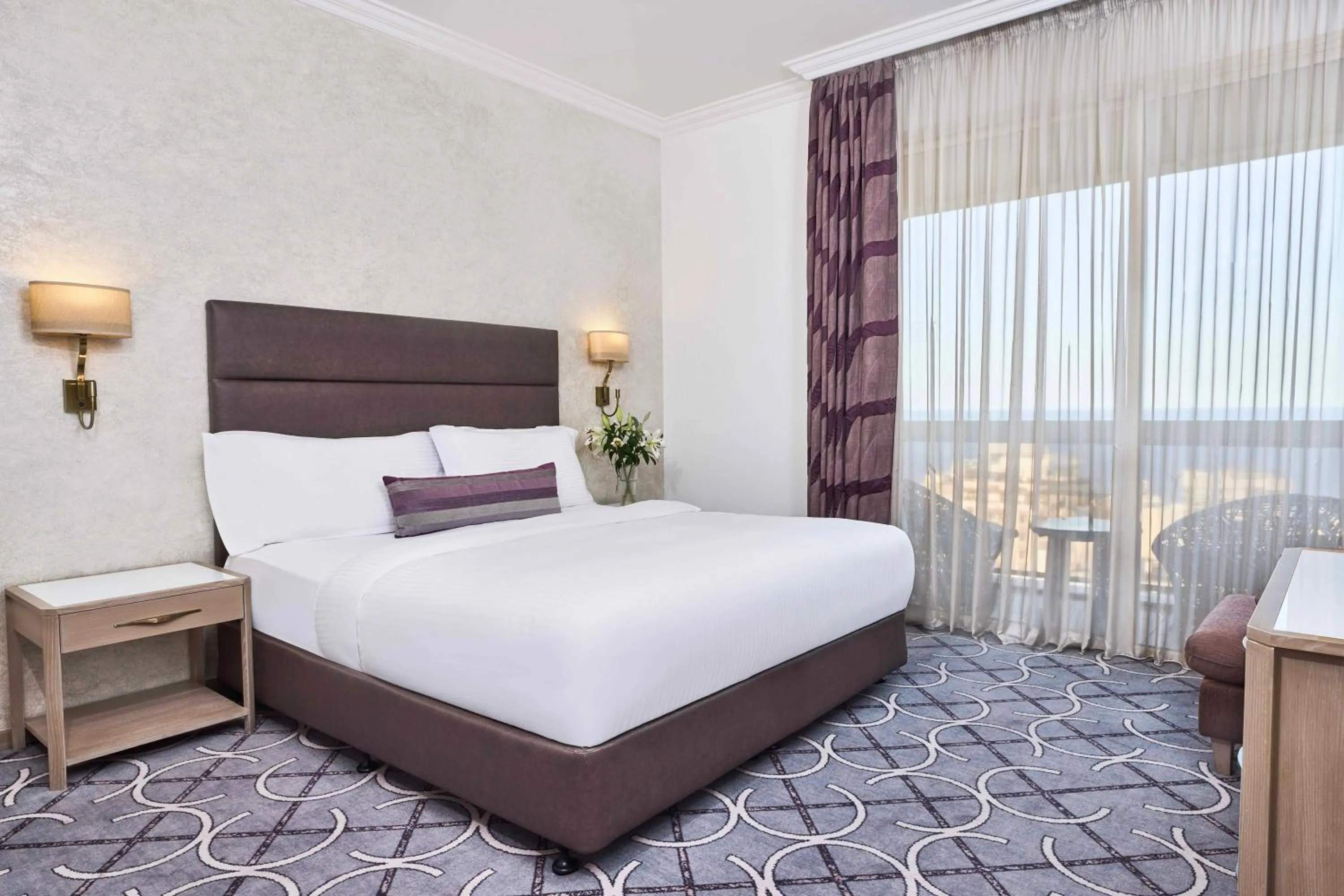 Bedroom, Bed in Gefinor Rotana – Beirut
