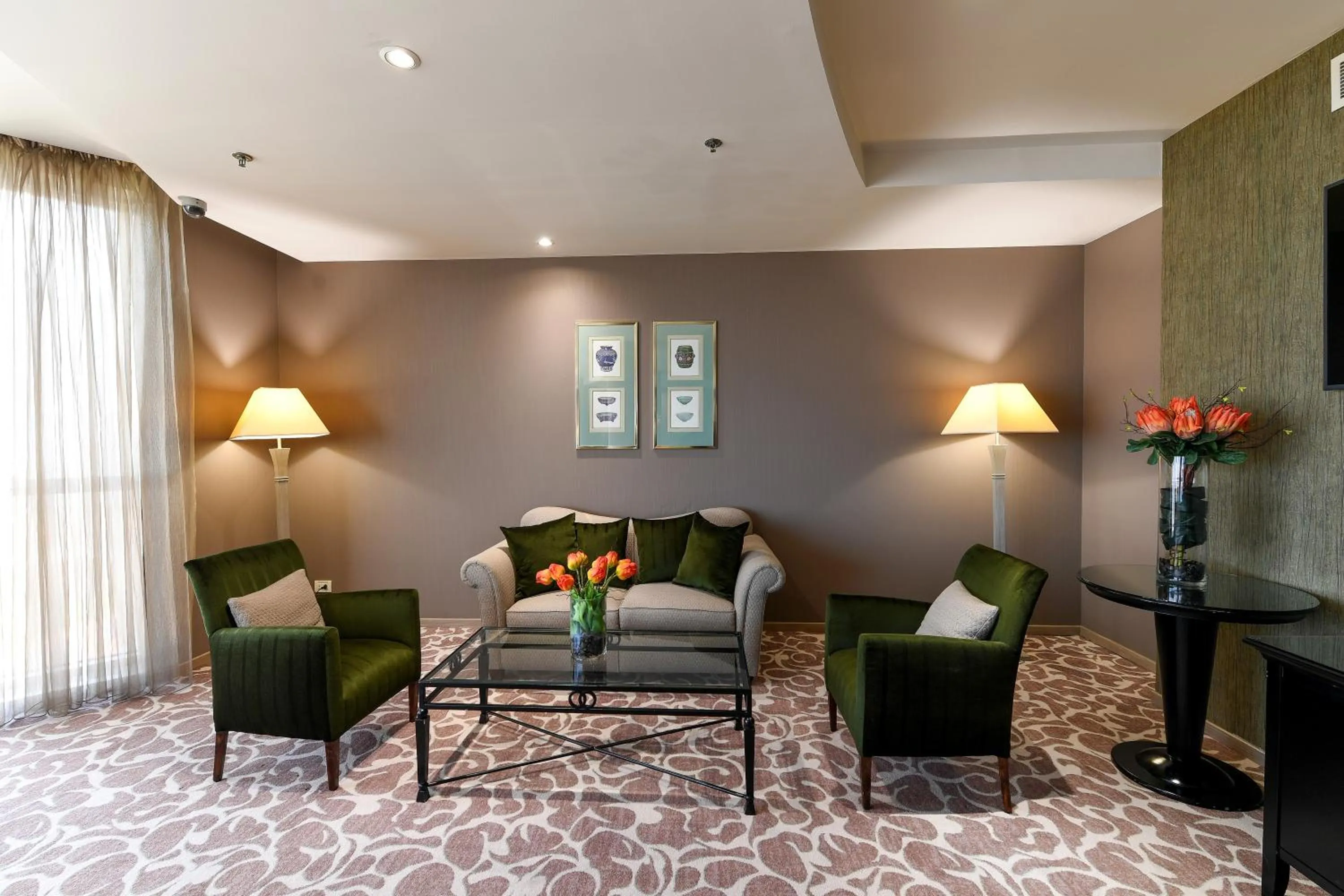 Lounge or bar in Gefinor Rotana – Beirut