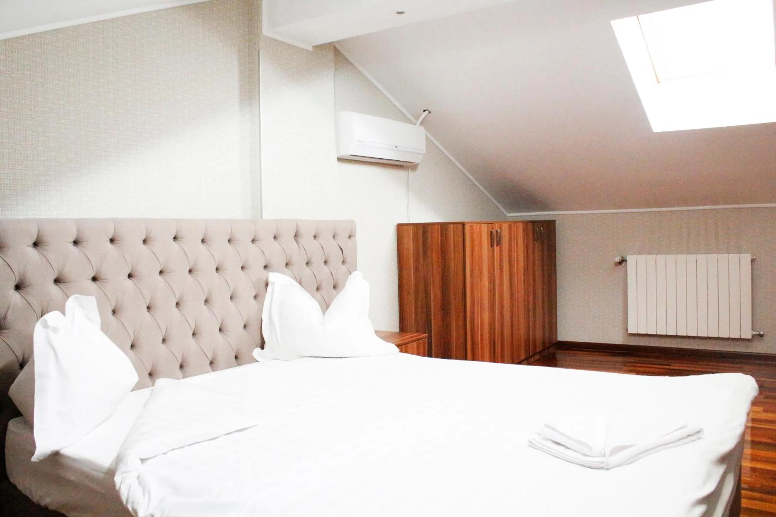 Bedroom, Bed in Hotel Papion