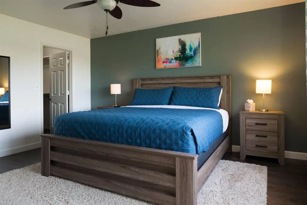 Gated Dobson Ranch townhouse, balcony, golf views