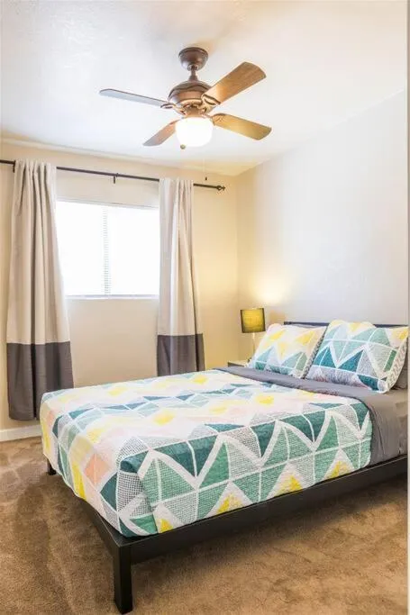 Gated Dobson Ranch townhouse, balcony, golf views